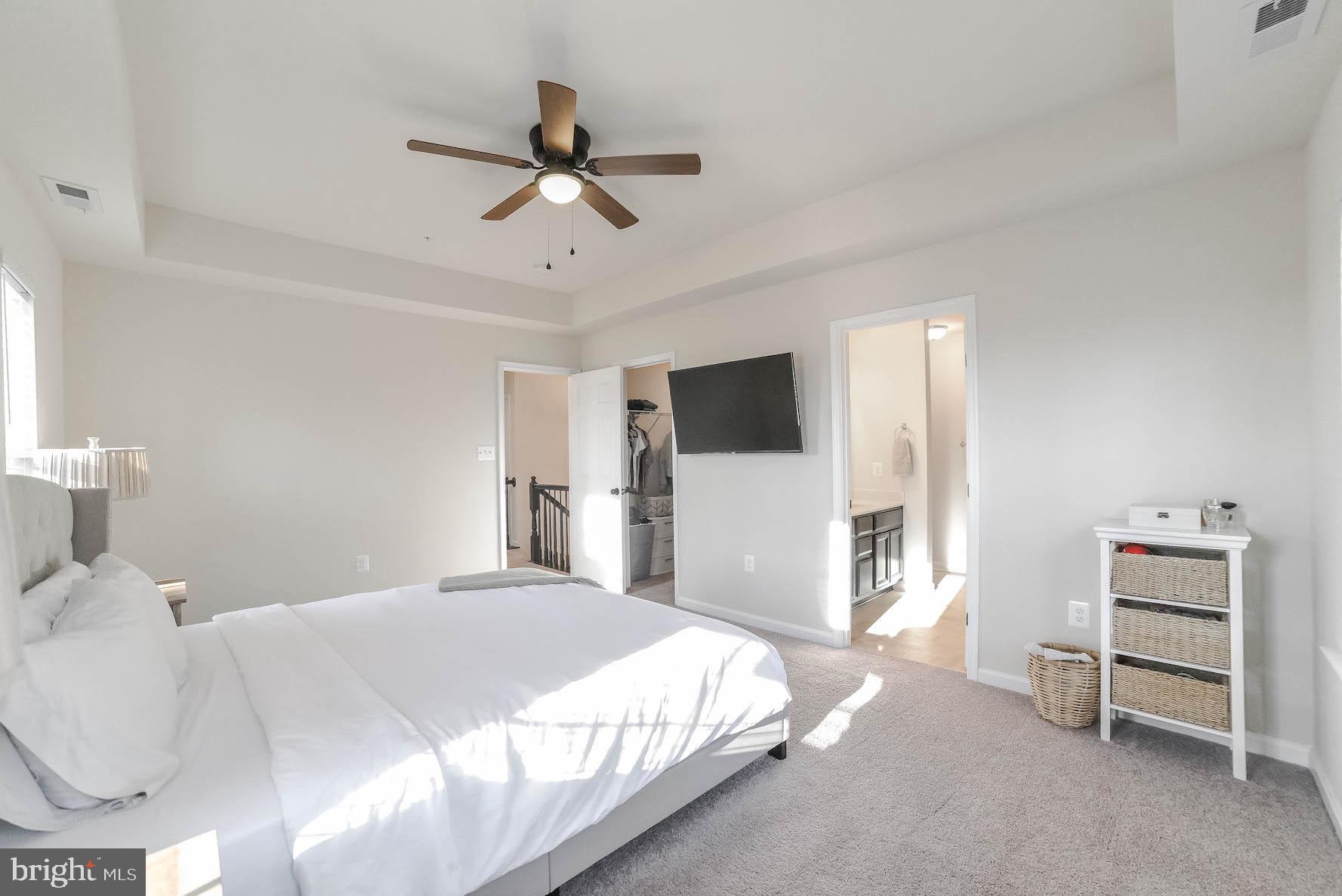 ELIZABETH HILLS - Residential