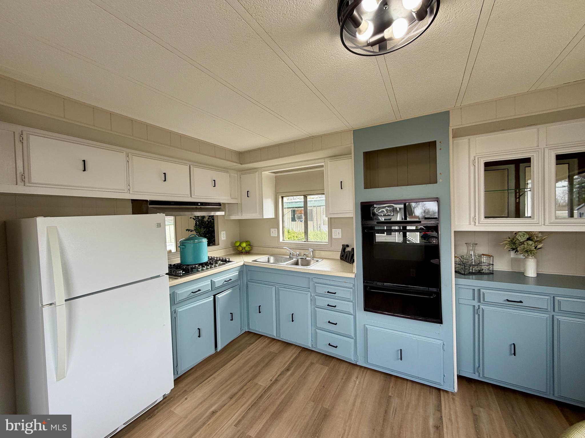 PENNWOOD CROSSING - Residential