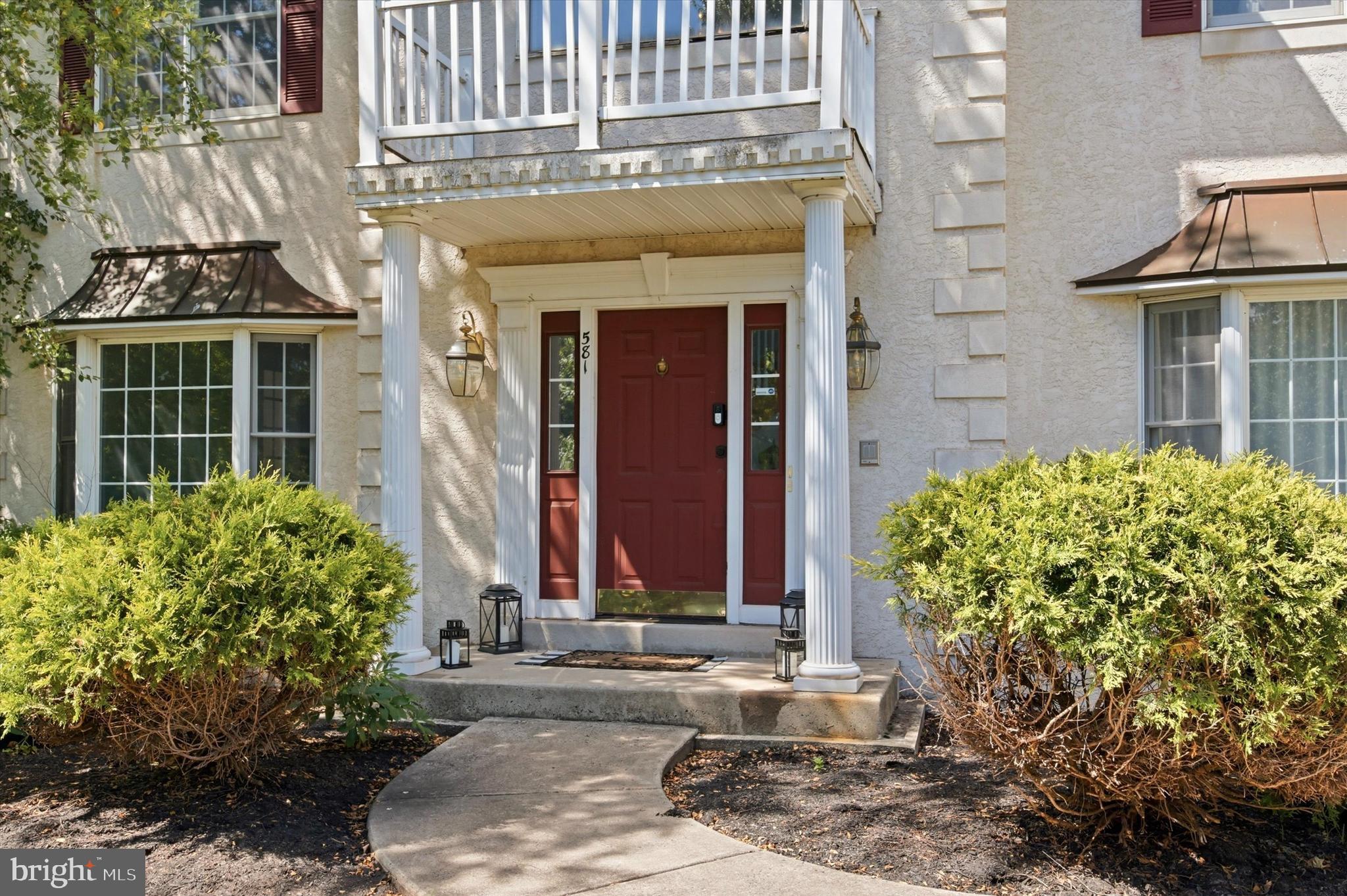 581 HAWTHORNE LANE