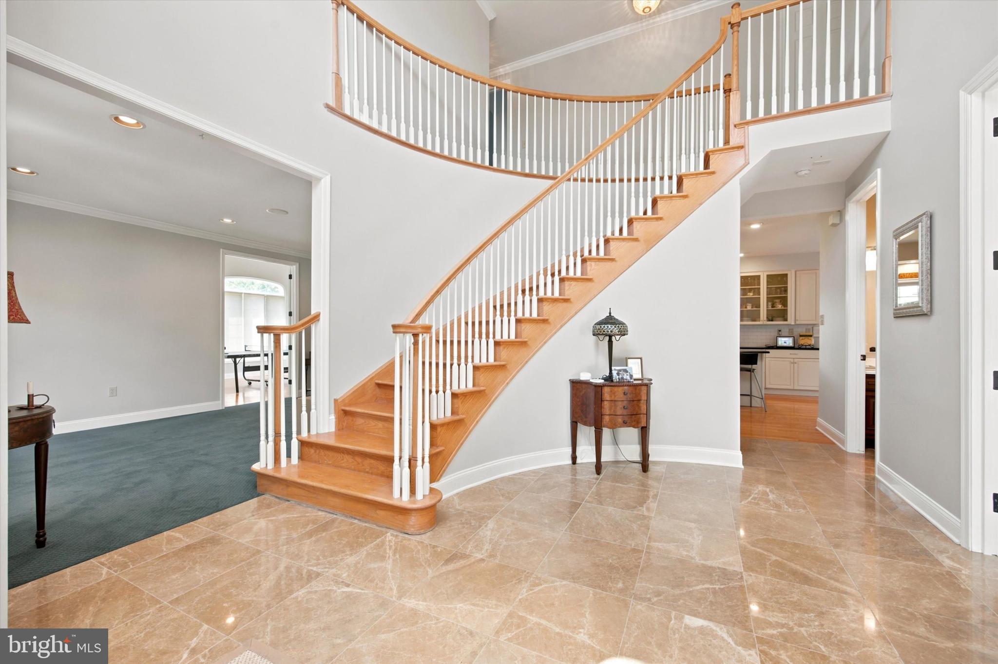 581 HAWTHORNE LANE