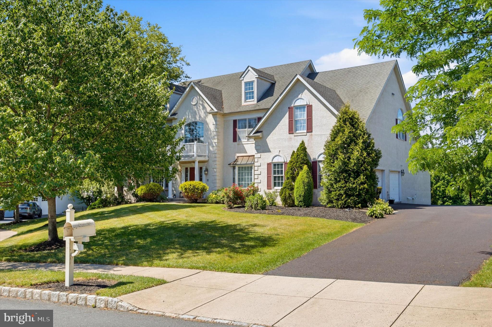 581 HAWTHORNE LANE