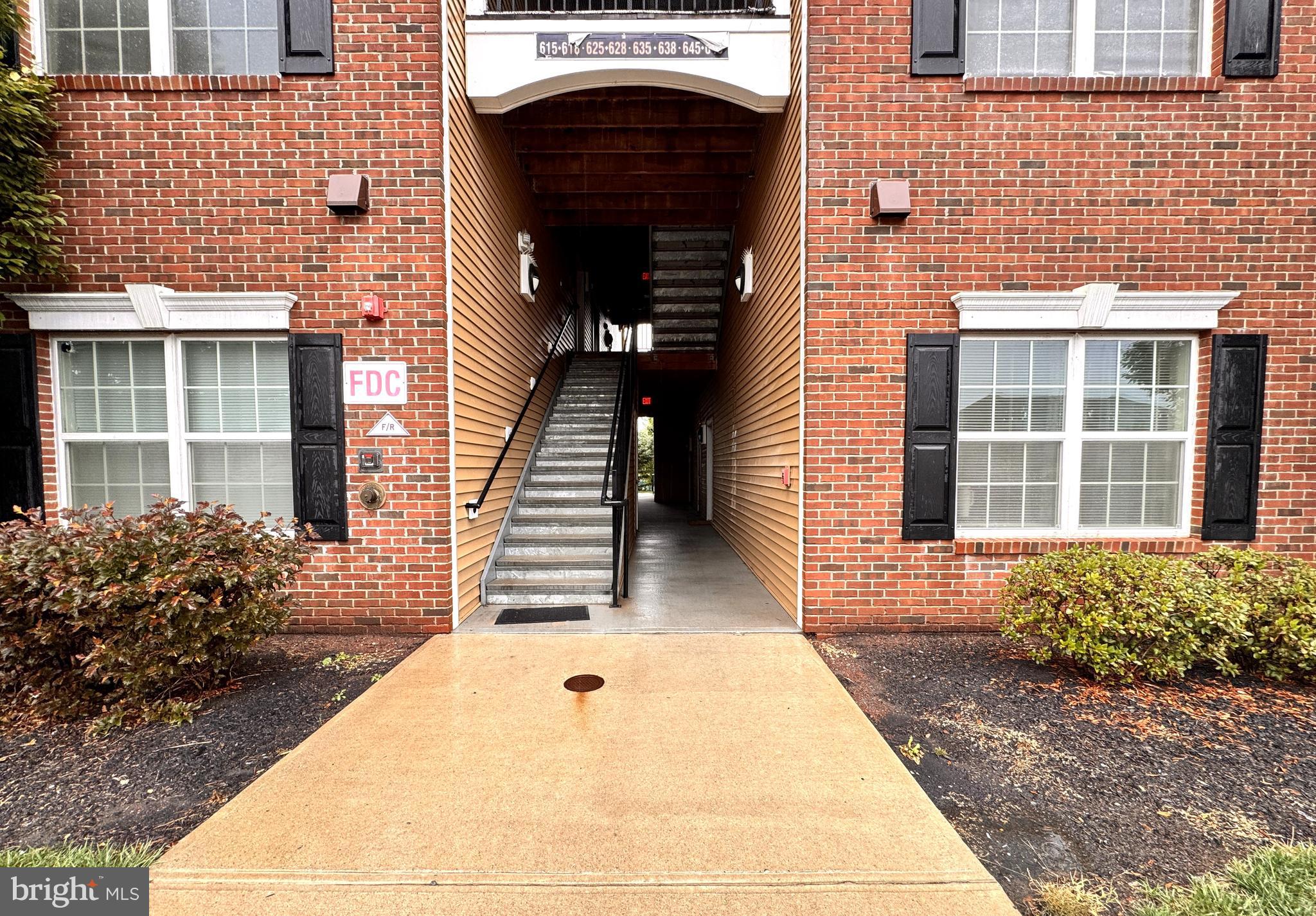 618 STRASSLE WAY