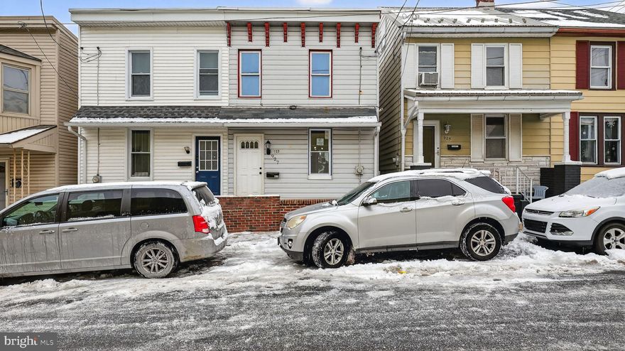 Beautifully renovated 2-bedroom, 1-bath home offering brand-new appliances, modern flooring, and fresh 
paint throughout. A move-in-ready home in a nice, established neighborhood.