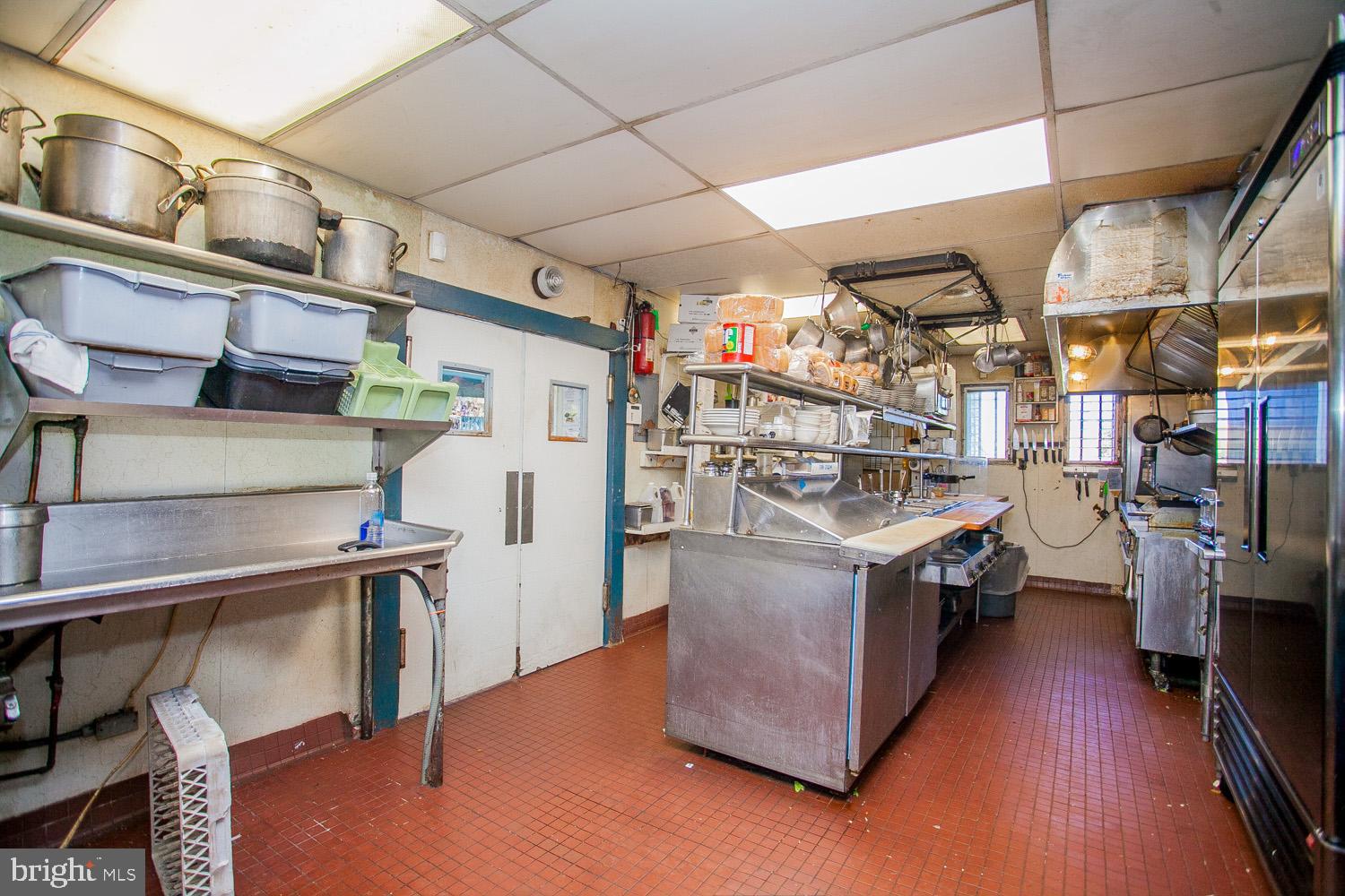 ROXBOROUGH - Commercial Sale