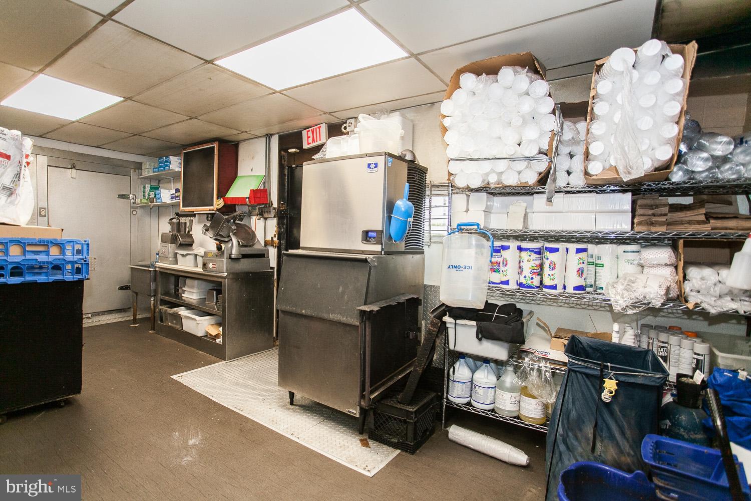 ROXBOROUGH - Commercial Sale