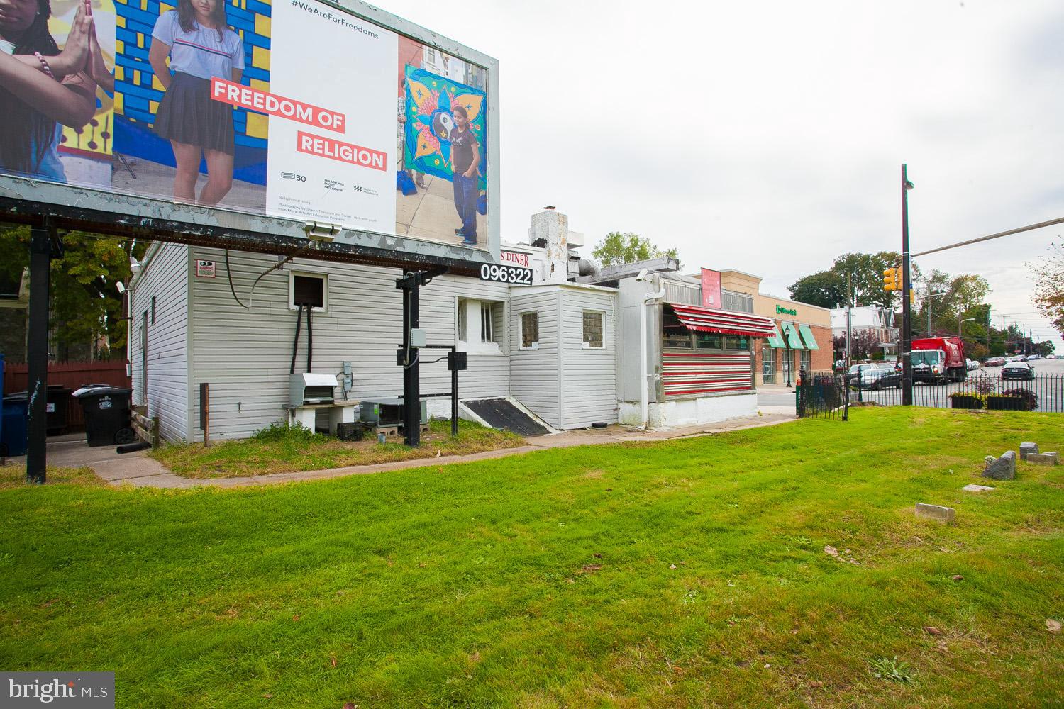 ROXBOROUGH - Commercial Sale
