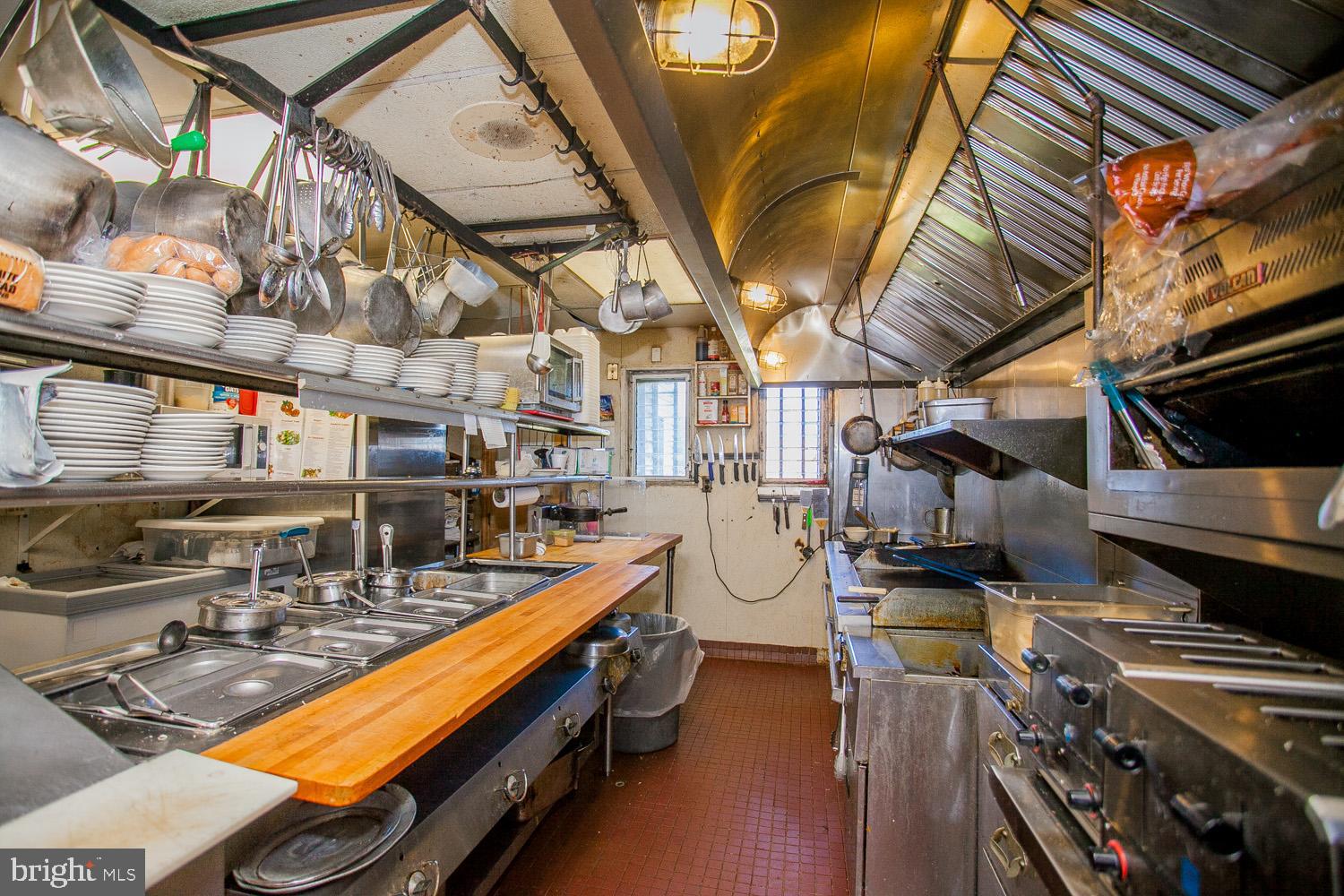 ROXBOROUGH - Commercial Sale