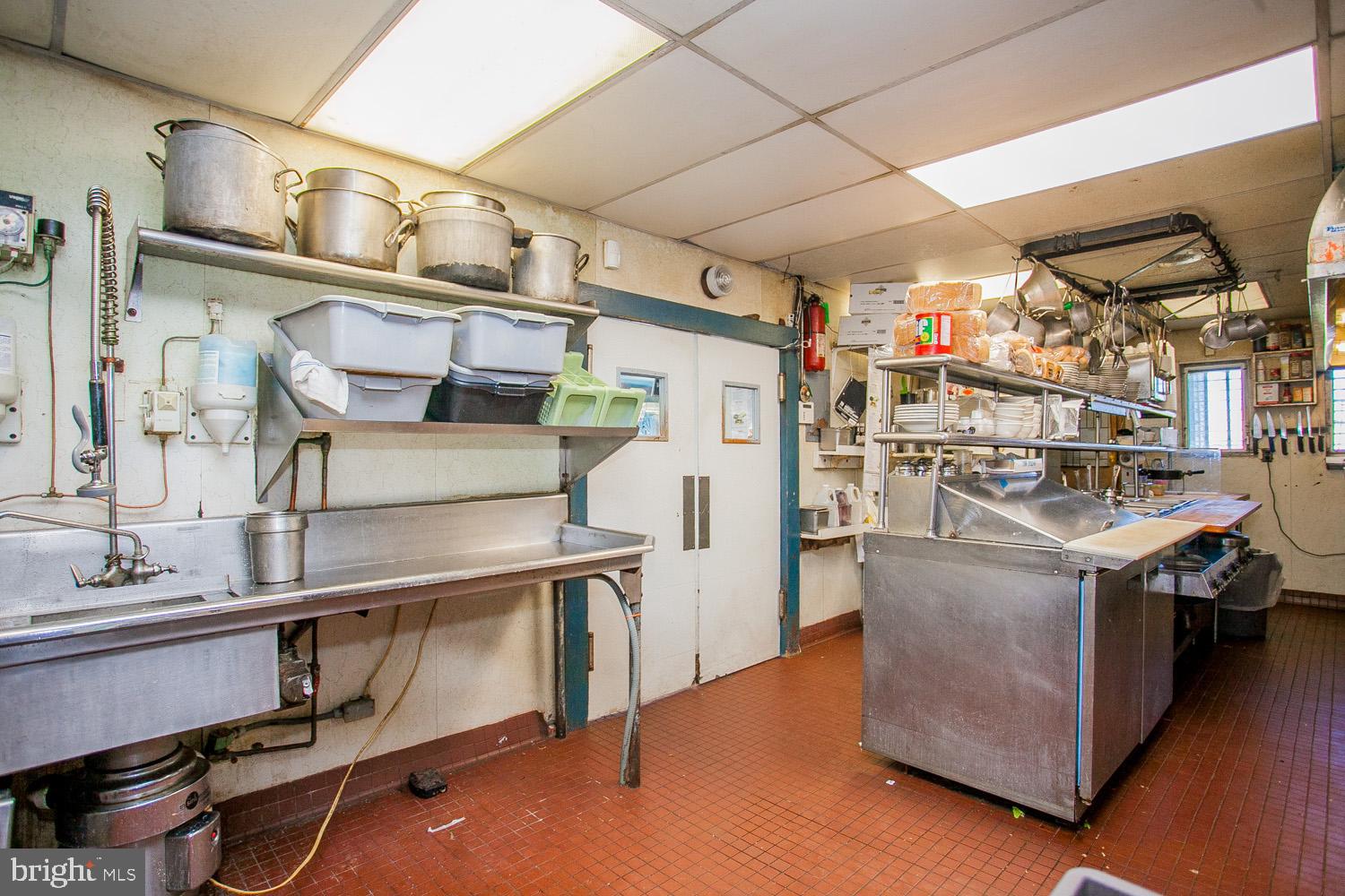 ROXBOROUGH - Commercial Sale