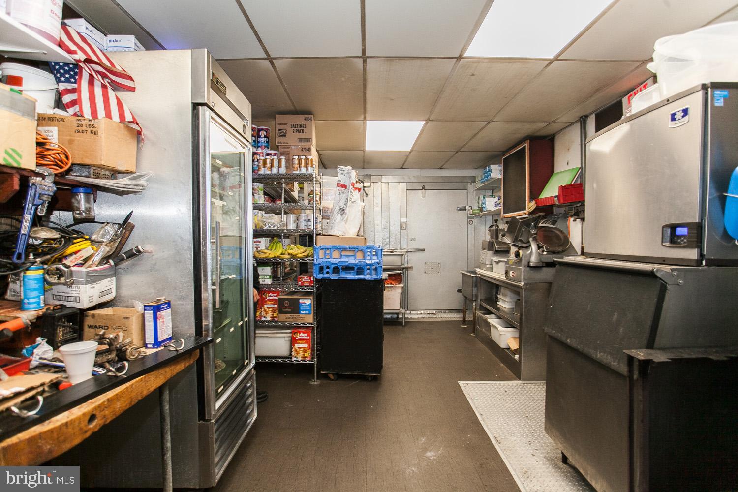 ROXBOROUGH - Commercial Sale