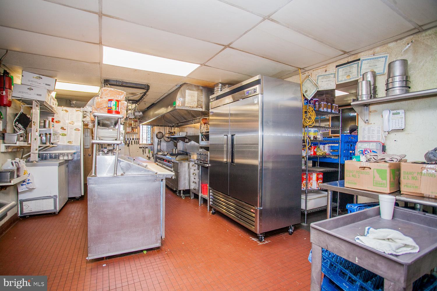 ROXBOROUGH - Commercial Sale
