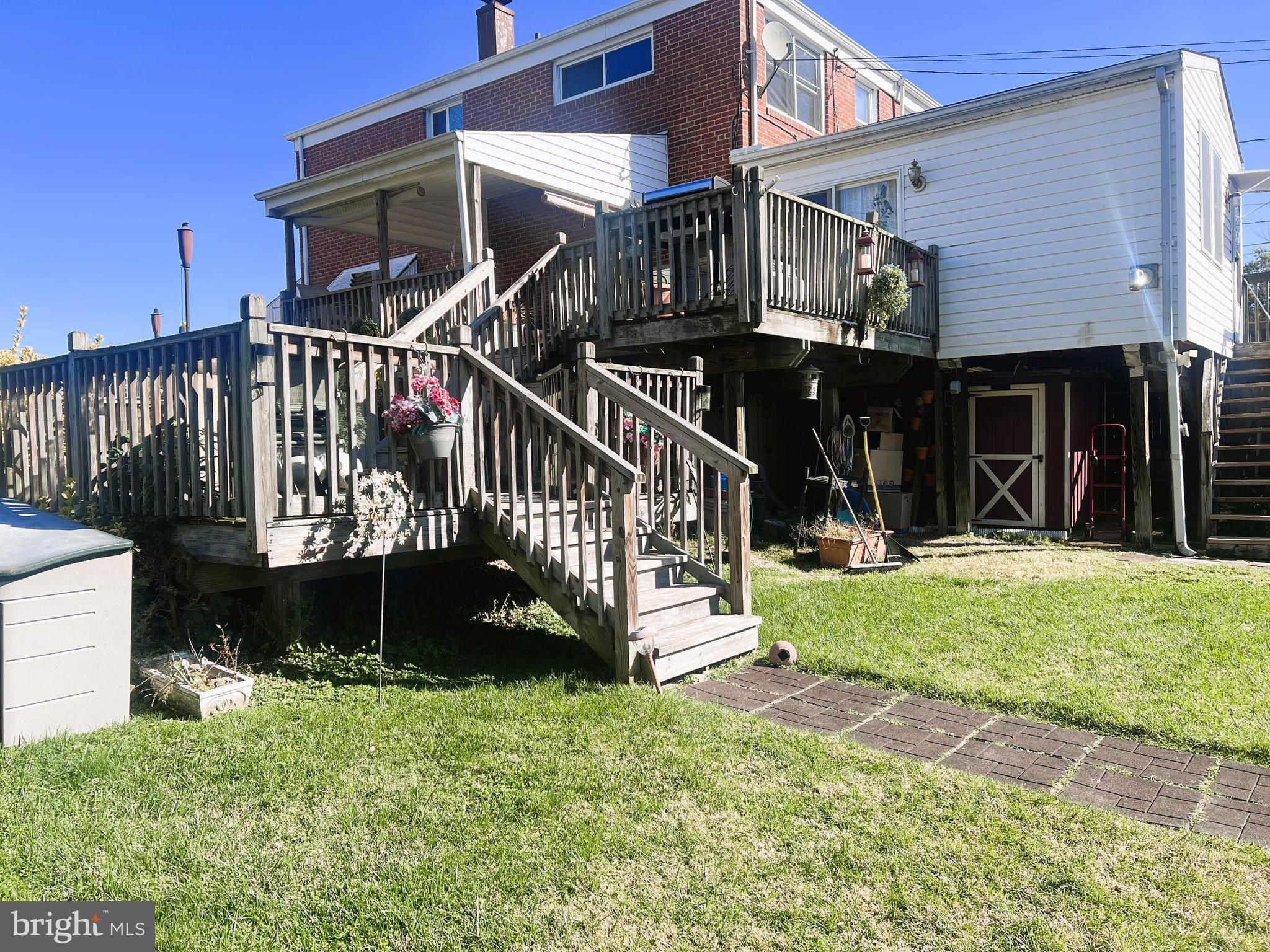 NORTH POINT VILLAGE - Residential