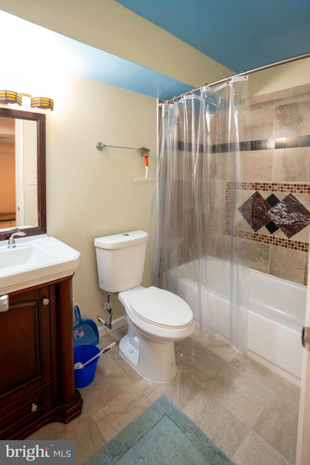 LORTON VALLEY - Residential Lease