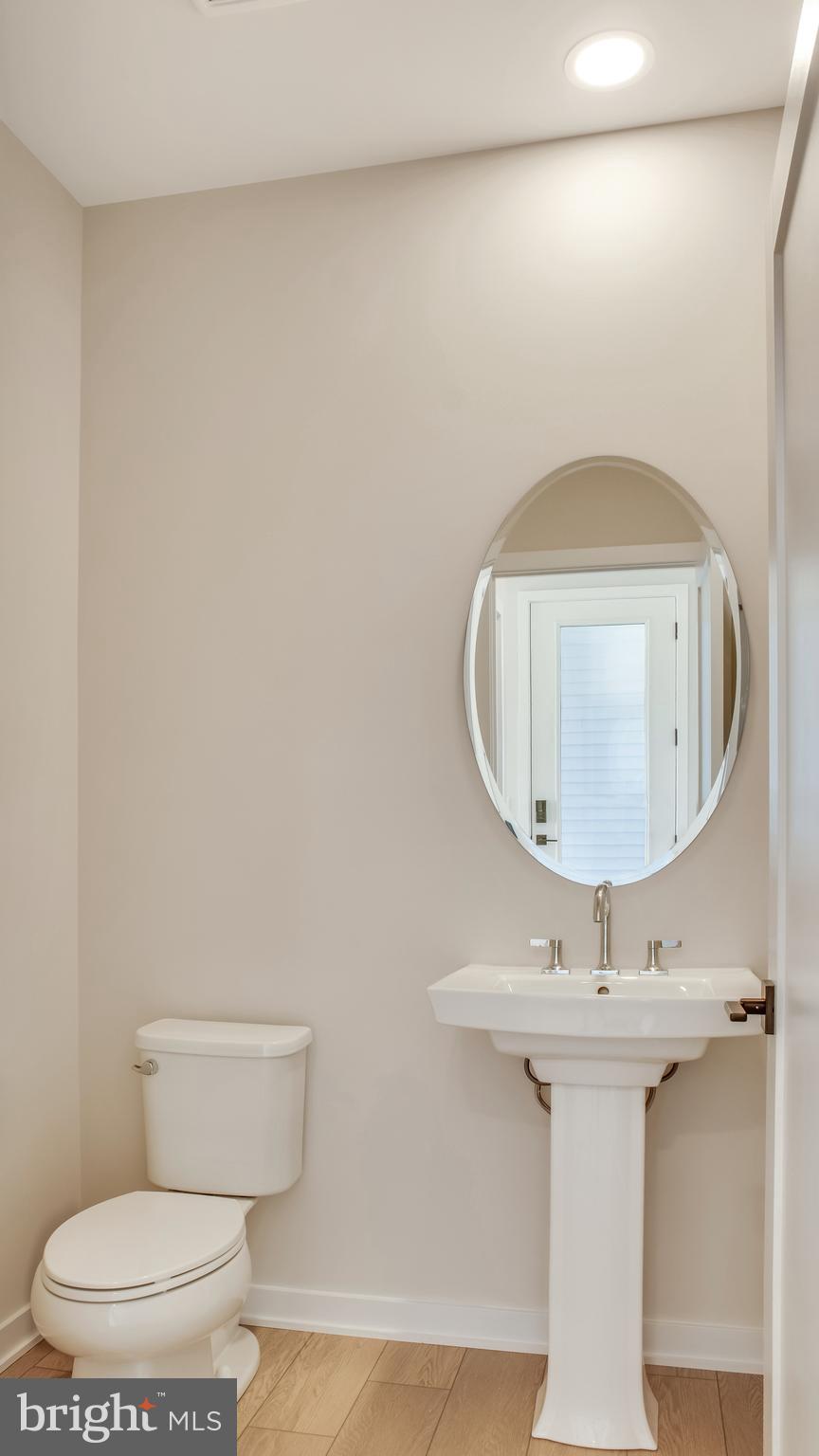 KING OF PRUSSIA - Residential Lease