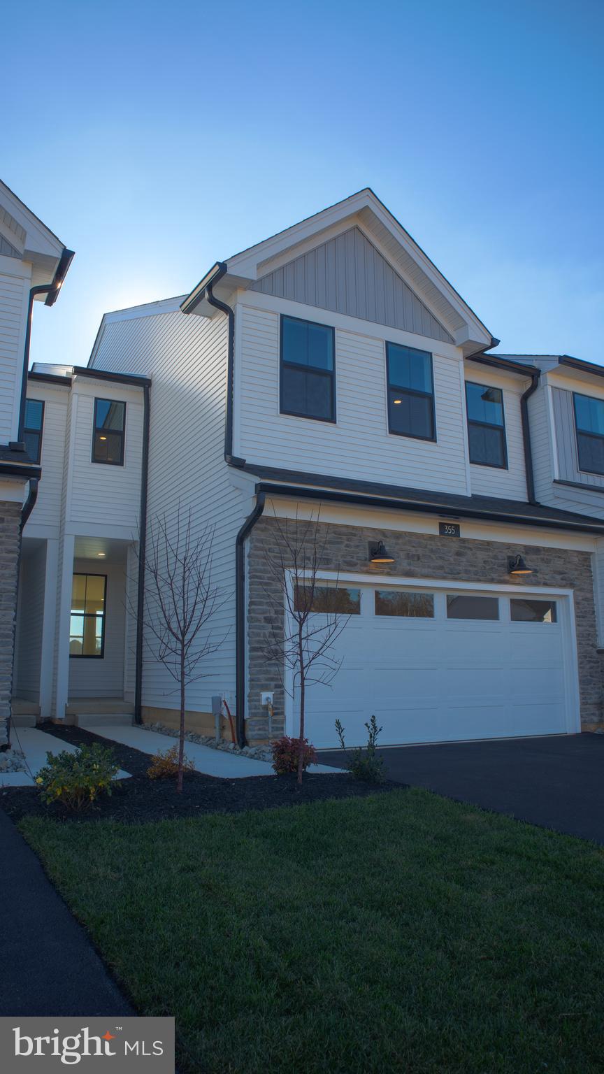 KING OF PRUSSIA - Residential Lease