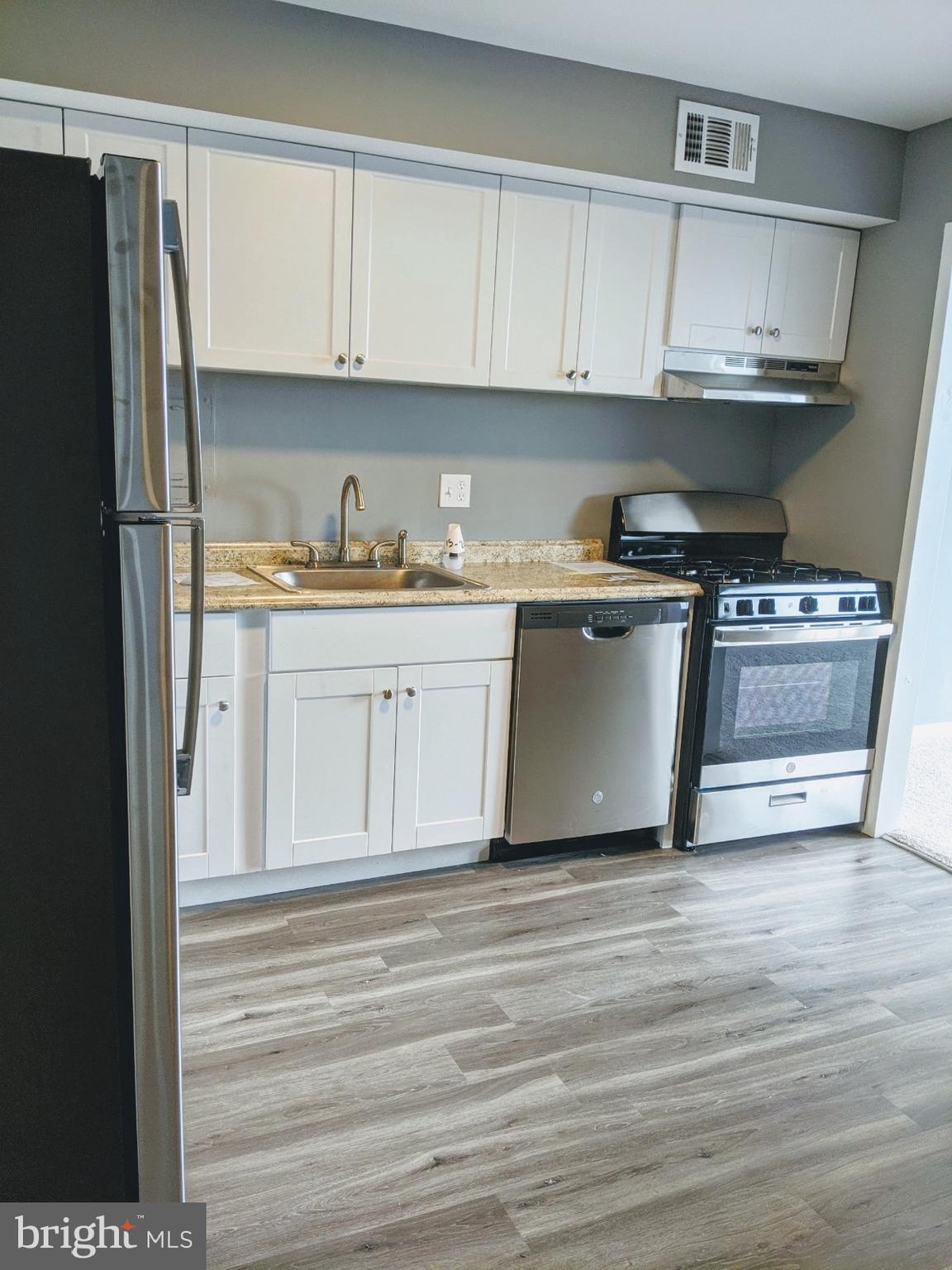 PRESIDENTIAL TOWERS - Residential Lease