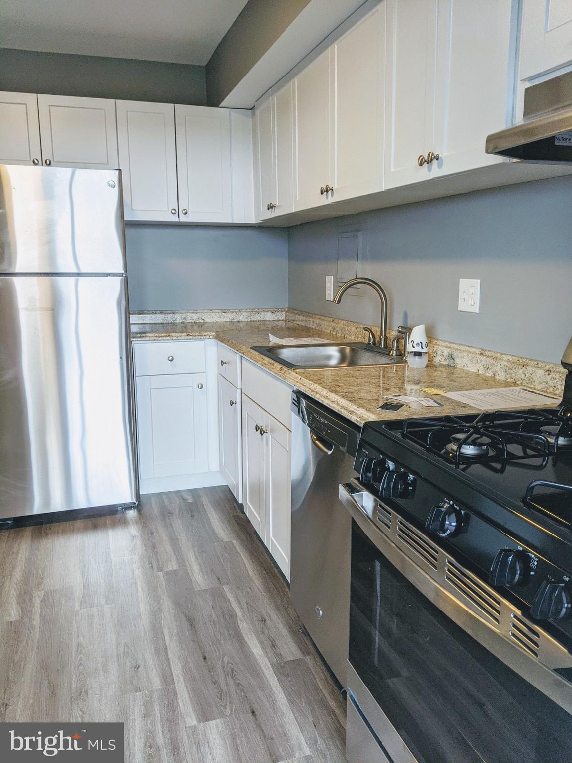 PRESIDENTIAL TOWERS - Residential Lease