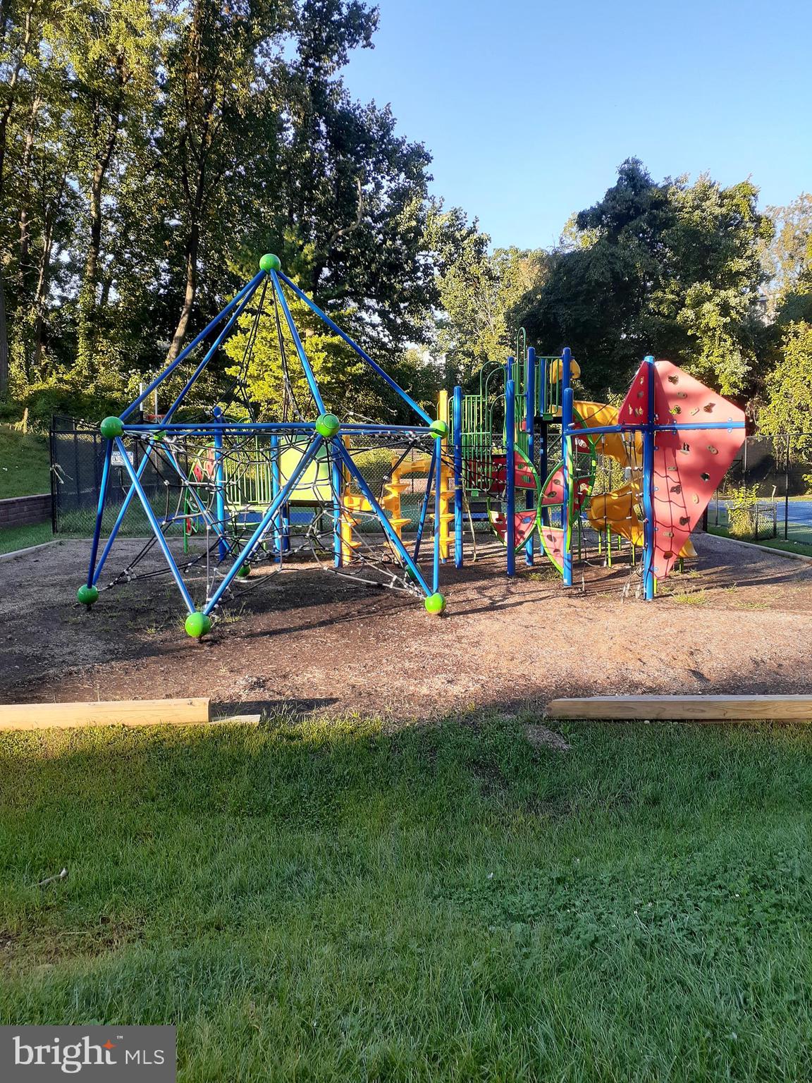 PRESIDENTIAL TOWERS - Residential Lease