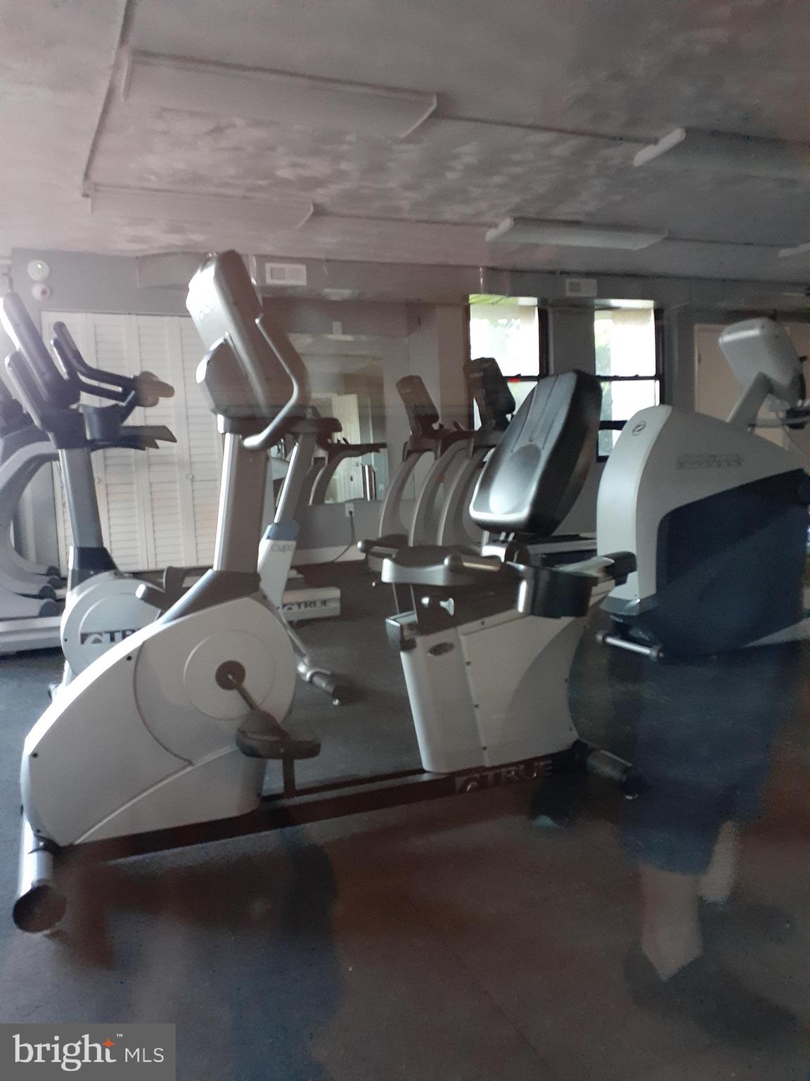 PRESIDENTIAL TOWERS - Residential Lease