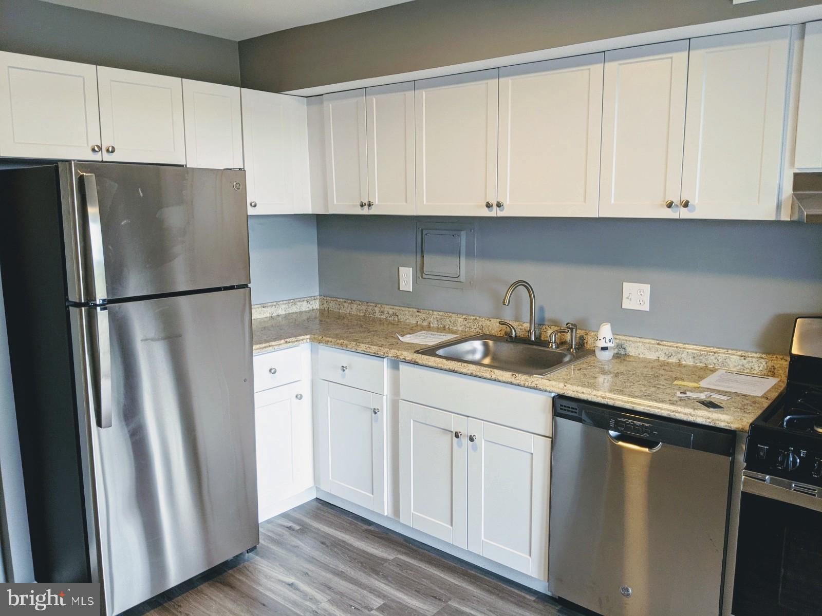 PRESIDENTIAL TOWERS - Residential Lease