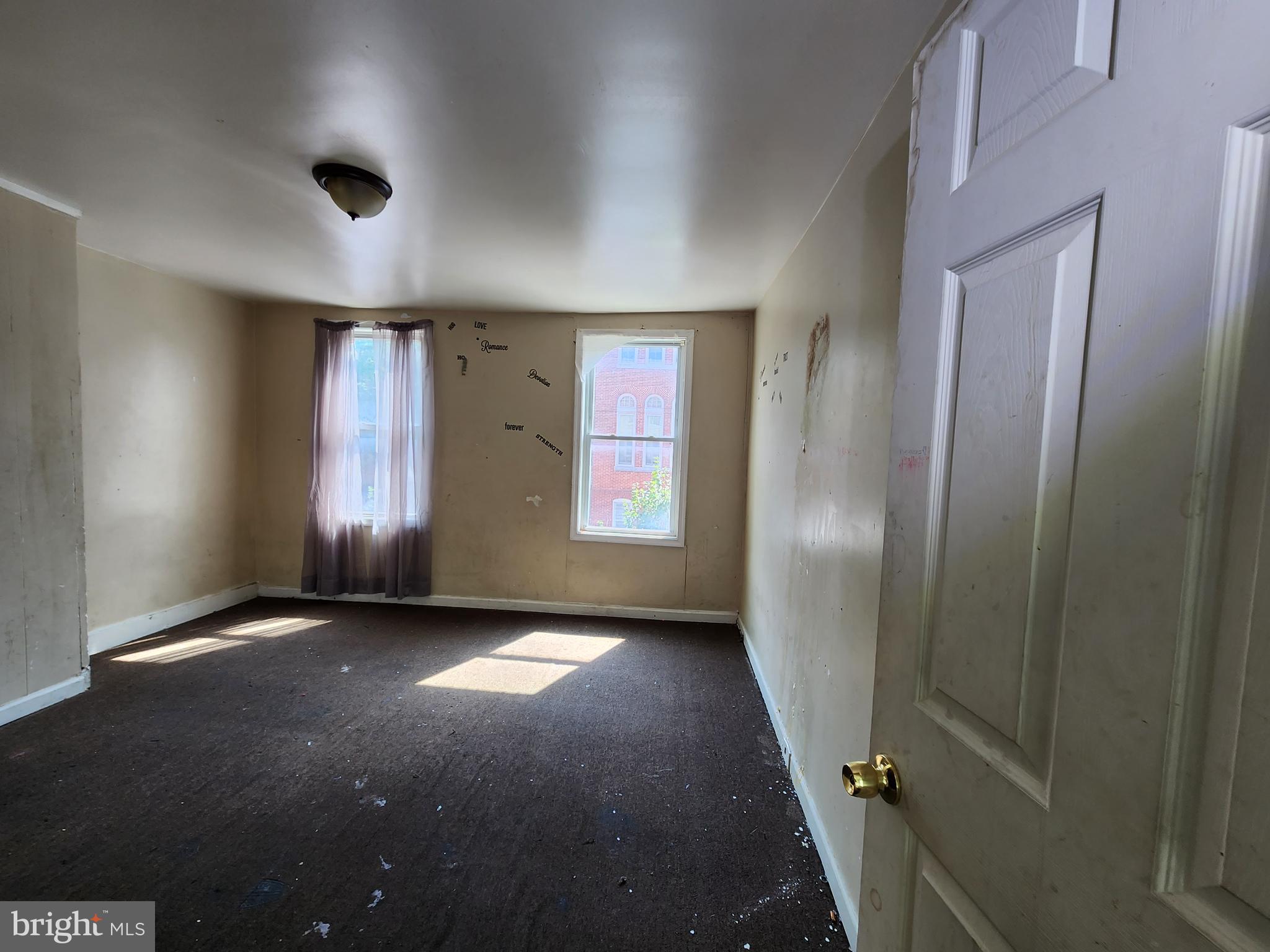 MILL HILL - Residential