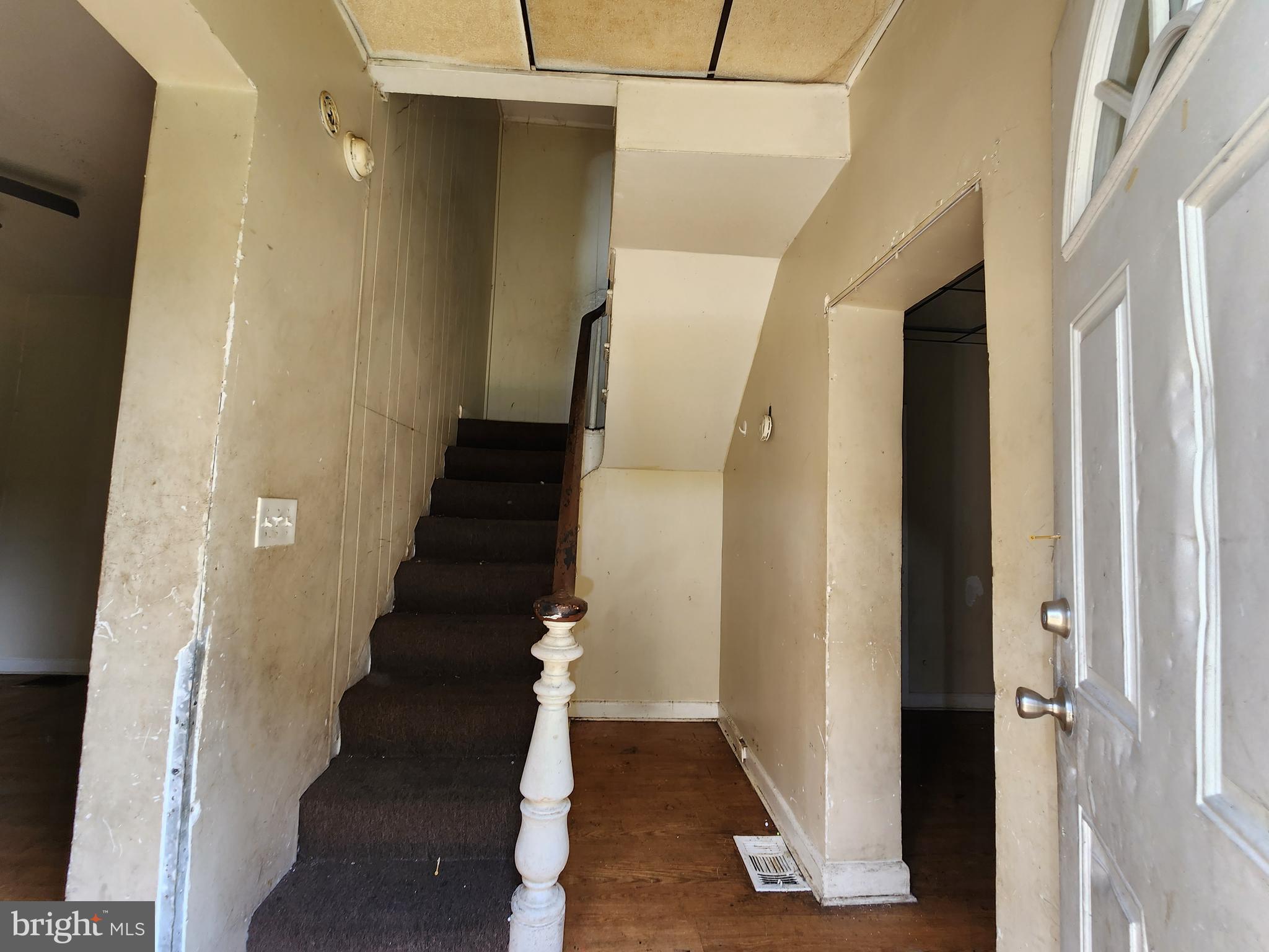 MILL HILL - Residential