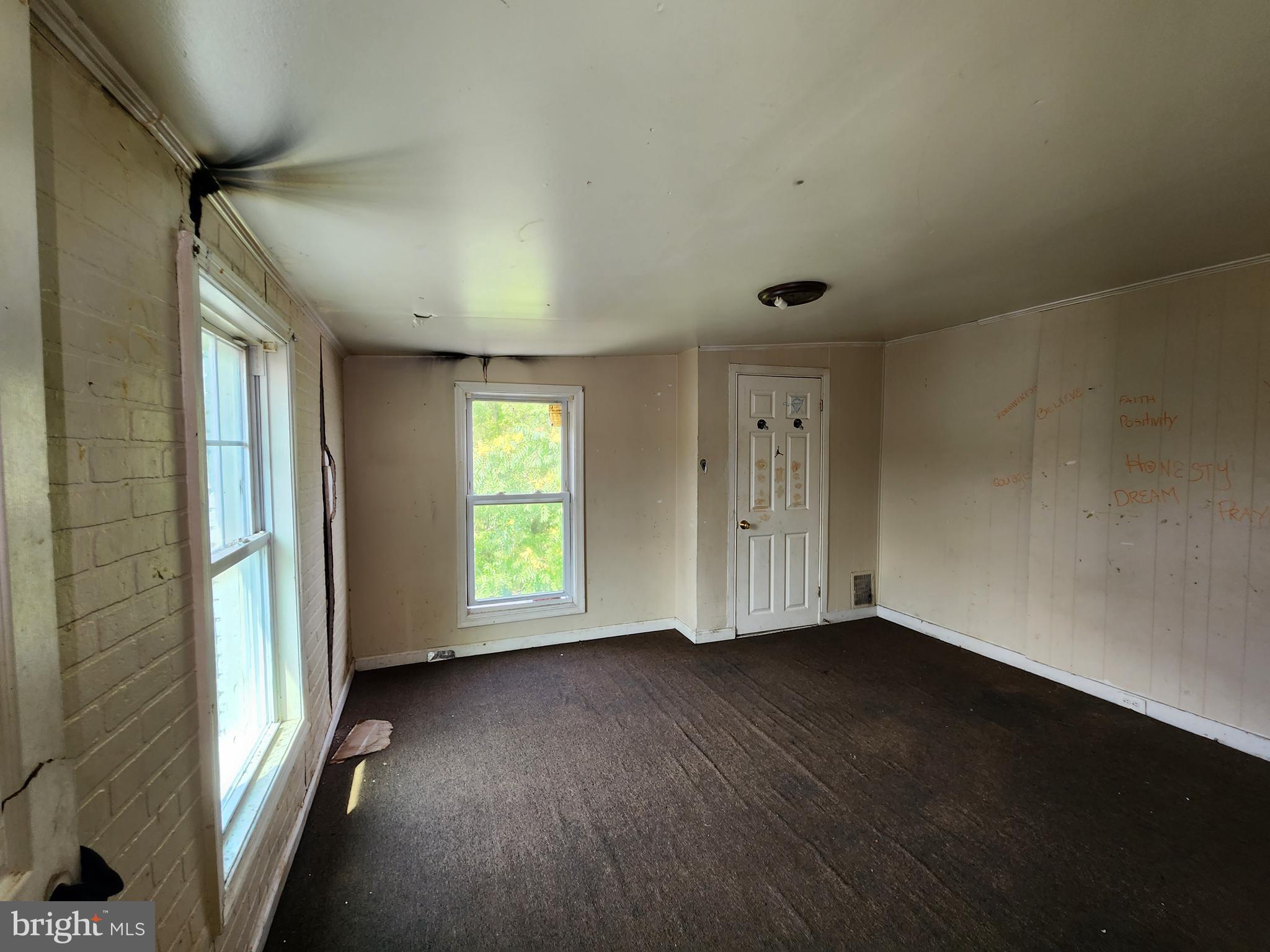 MILL HILL - Residential