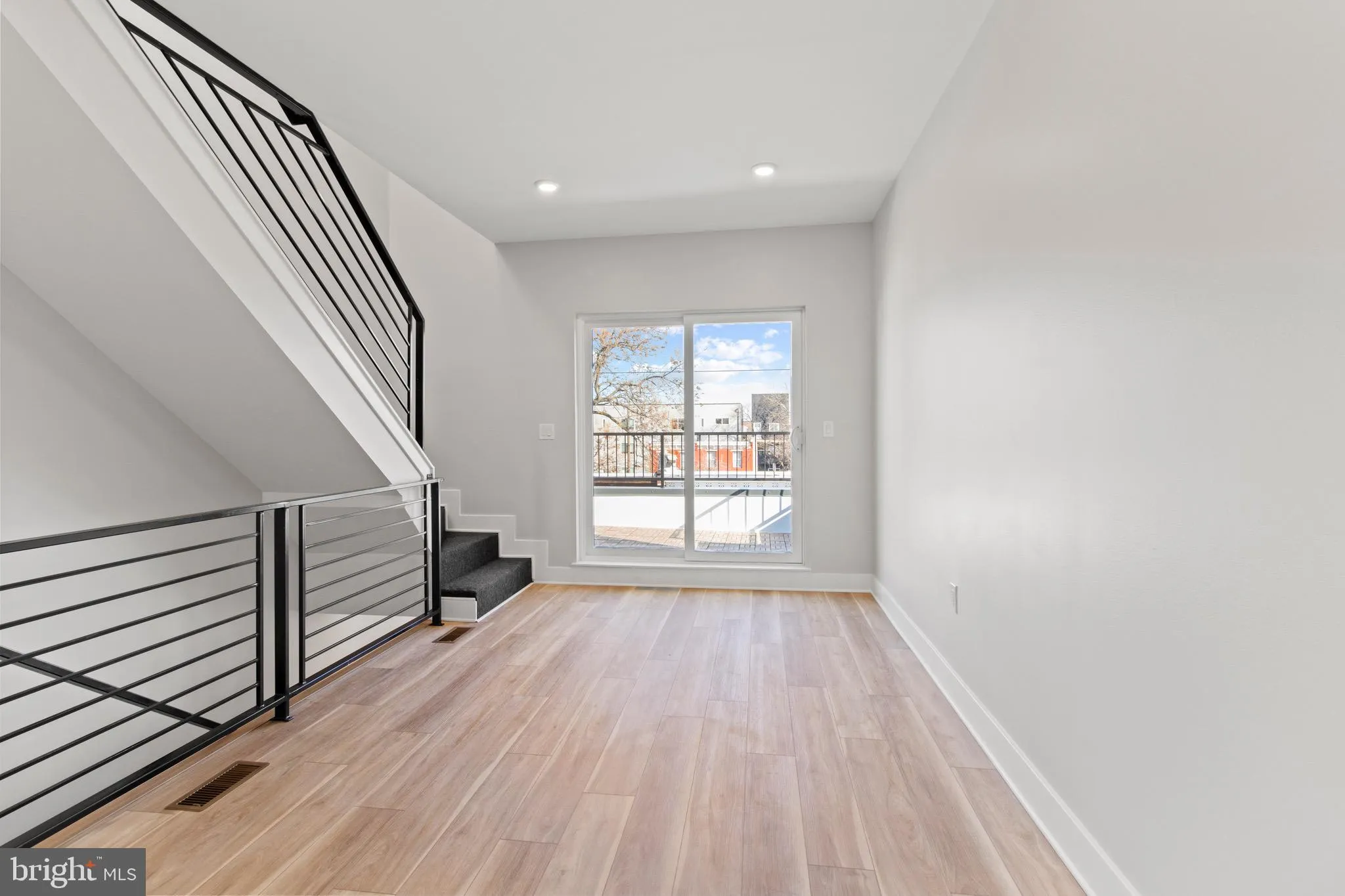 Philadelphia, Pennsylvania 19121, United States, 2 Bedrooms Bedrooms, ,2 BathroomsBathrooms,Residential,Pending,78823