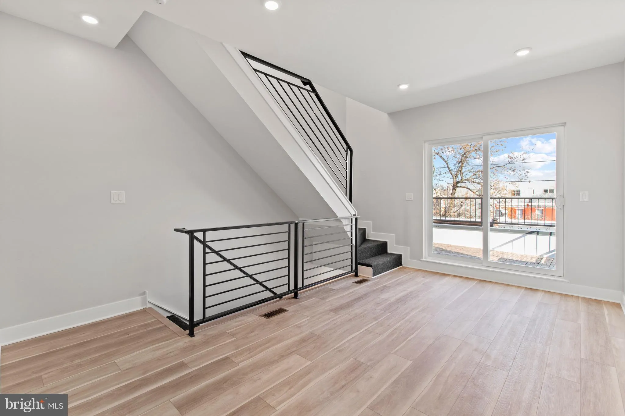 Philadelphia, Pennsylvania 19121, United States, 2 Bedrooms Bedrooms, ,2 BathroomsBathrooms,Residential,Pending,78823