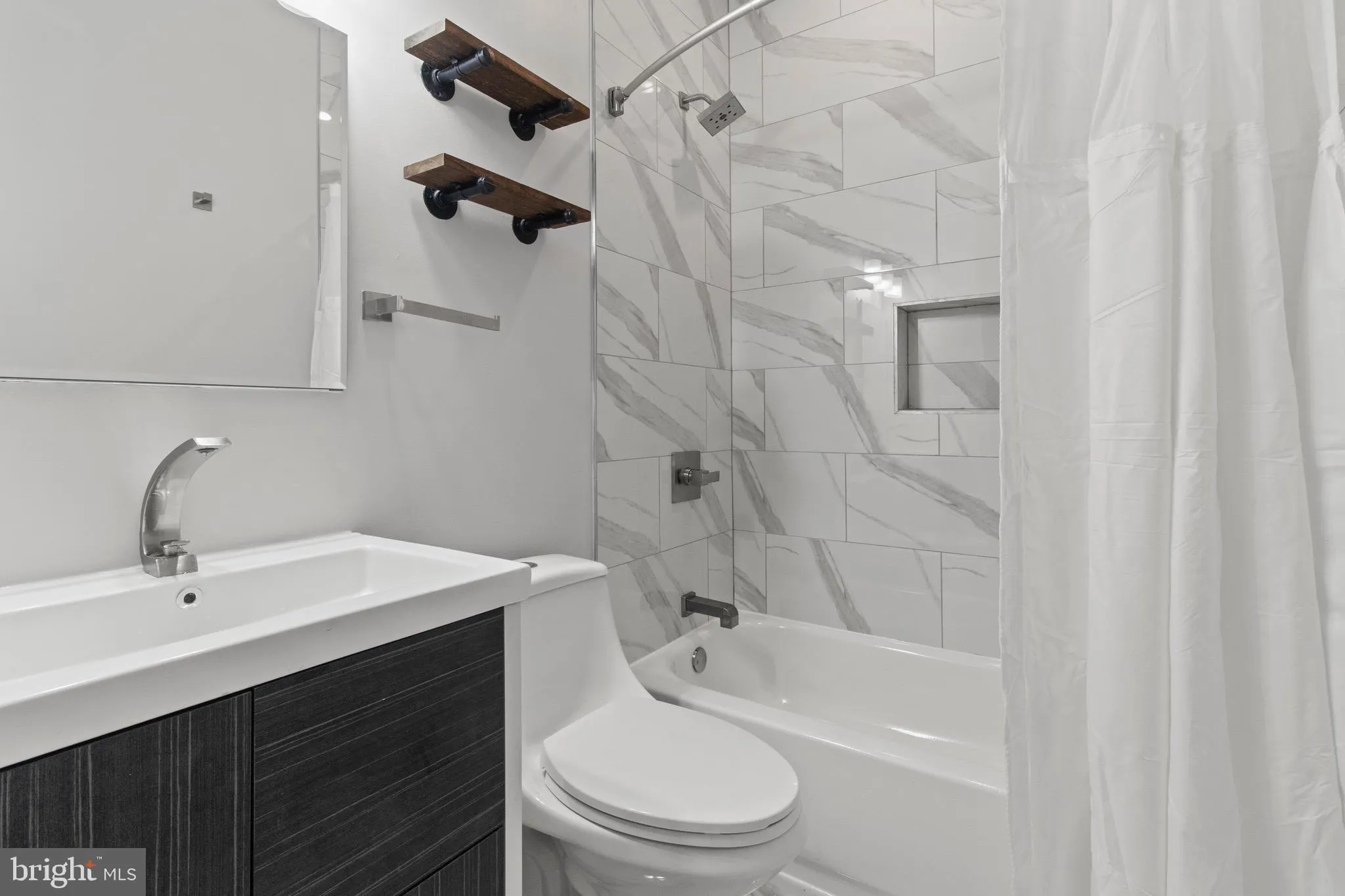 Philadelphia, Pennsylvania 19121, United States, 2 Bedrooms Bedrooms, ,2 BathroomsBathrooms,Residential,Pending,78823