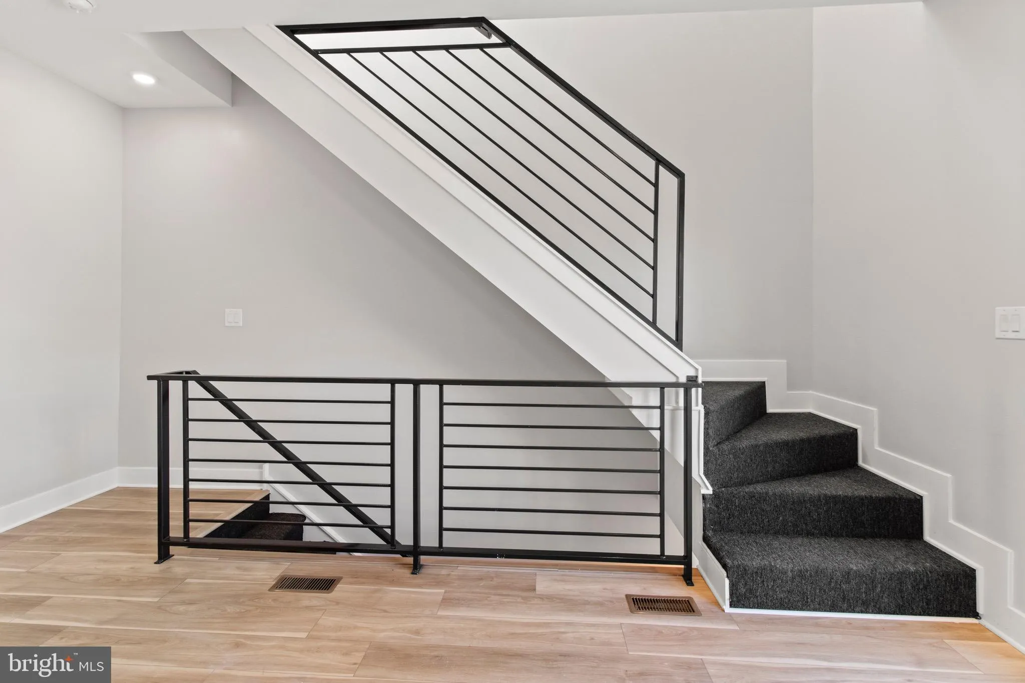 Philadelphia, Pennsylvania 19121, United States, 2 Bedrooms Bedrooms, ,2 BathroomsBathrooms,Residential,Pending,78823