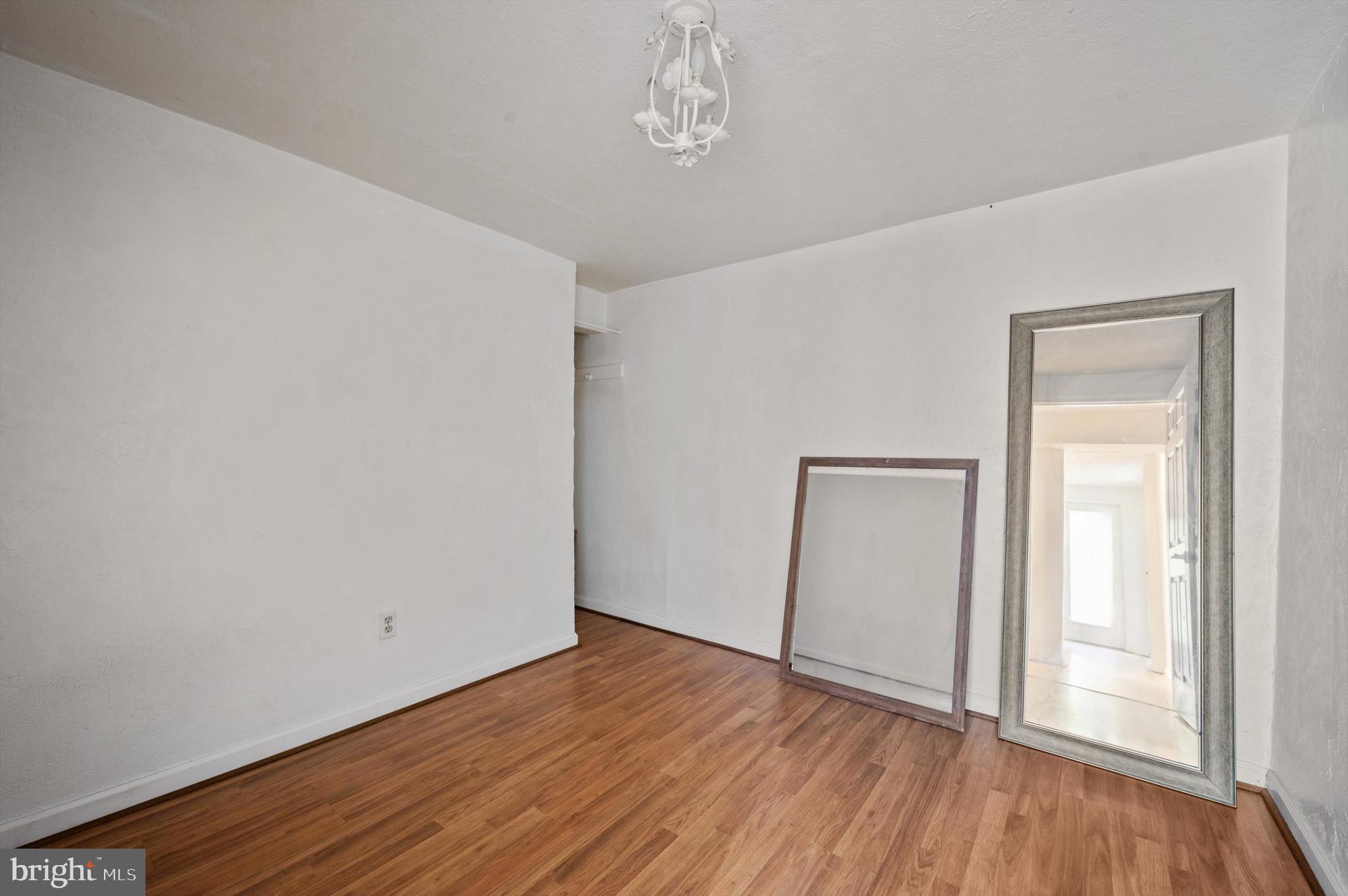 GLENWOOD FOREST - Residential