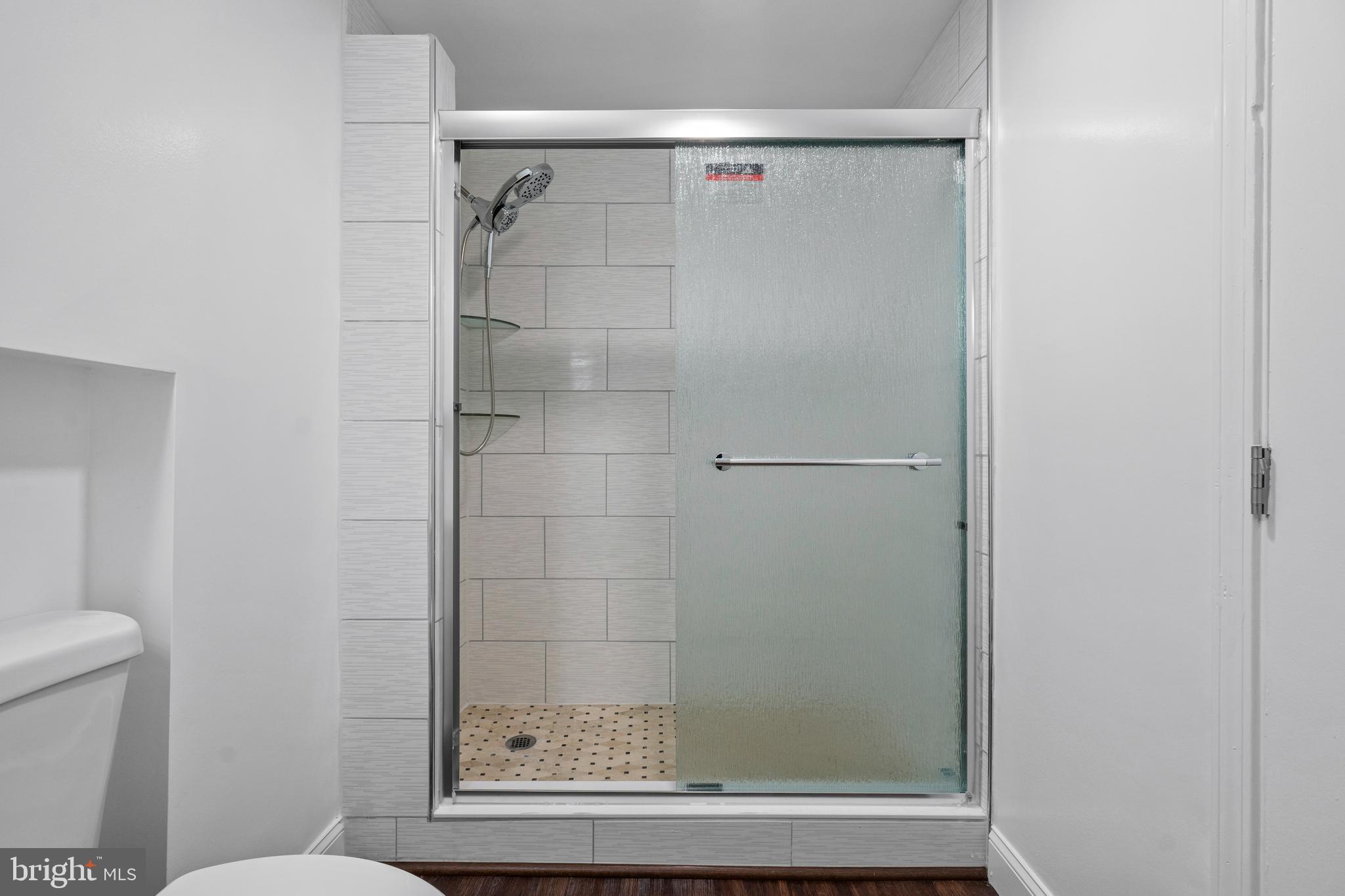 CLINTON WOODS - Residential