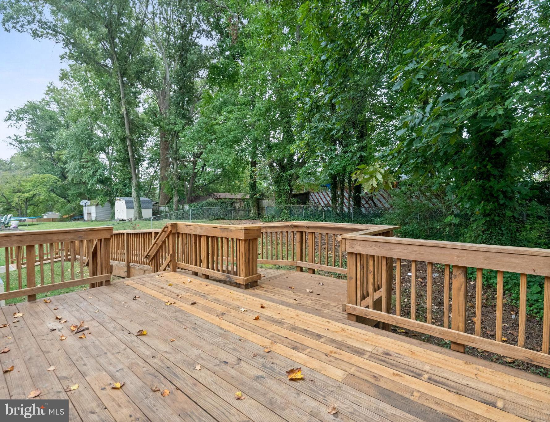 CLINTON WOODS - Residential