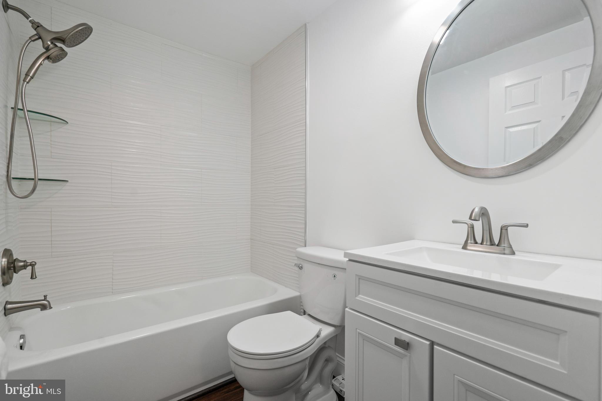 CLINTON WOODS - Residential