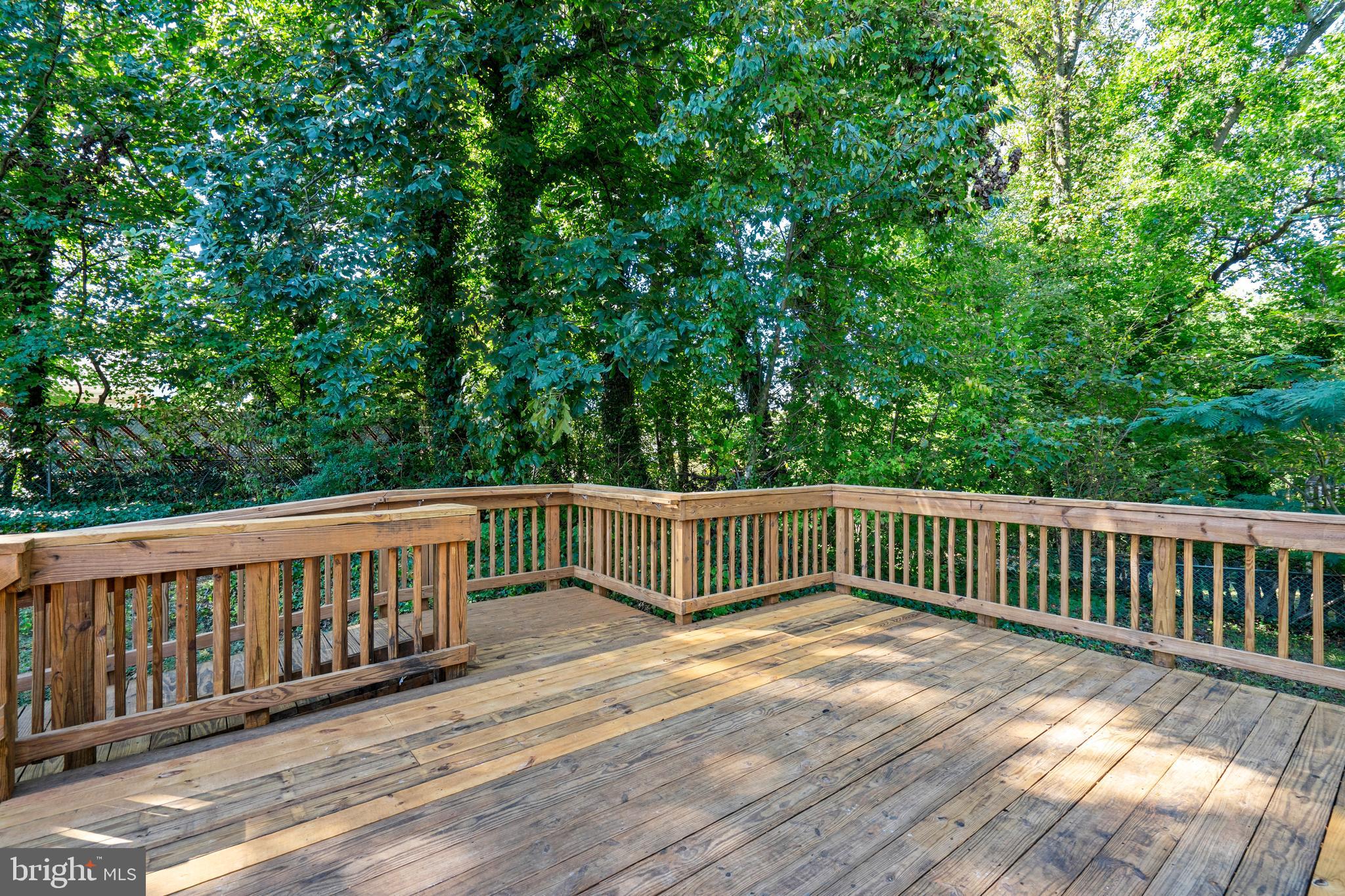 CLINTON WOODS - Residential