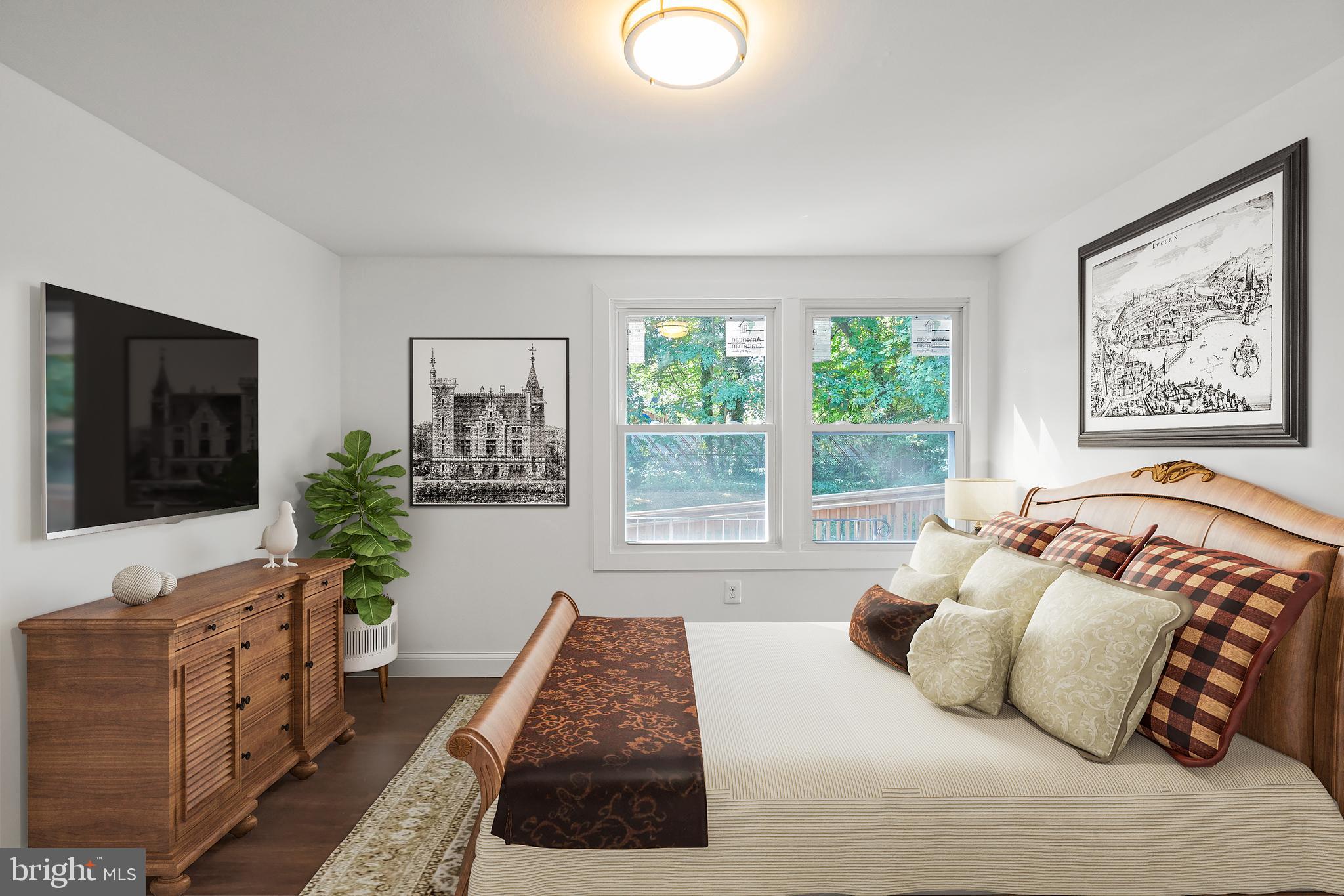 CLINTON WOODS - Residential