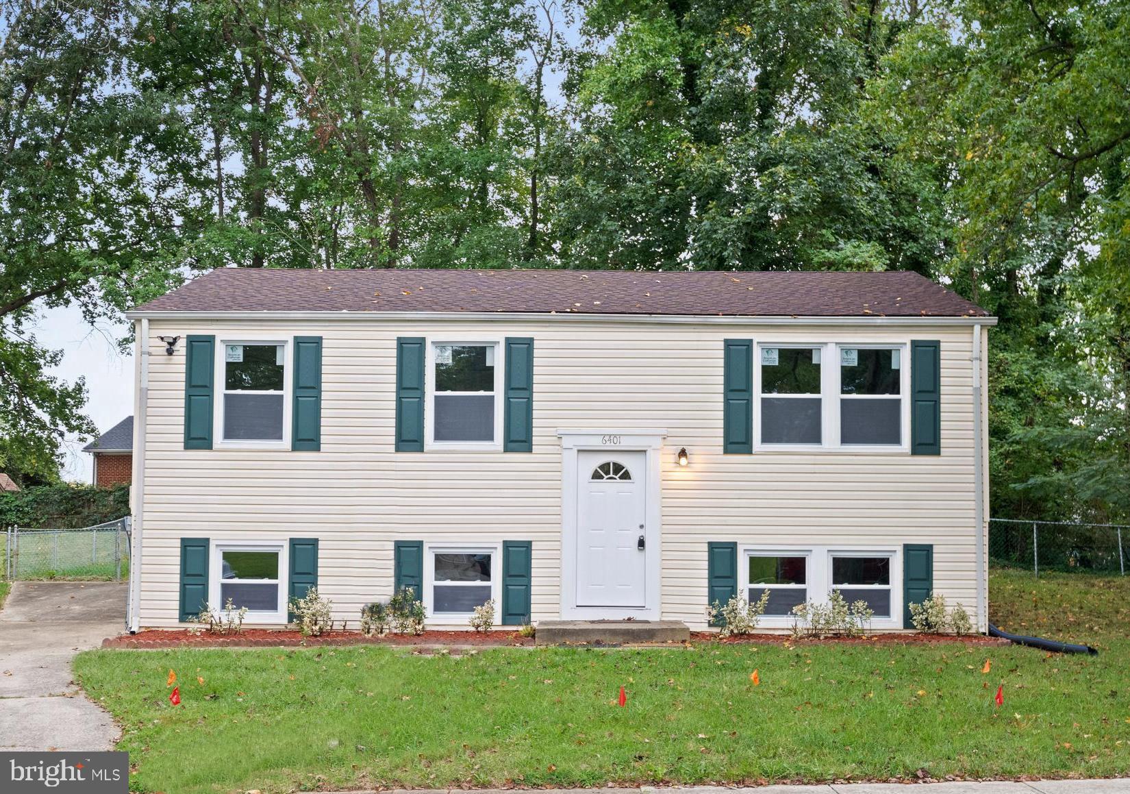 CLINTON WOODS - Residential