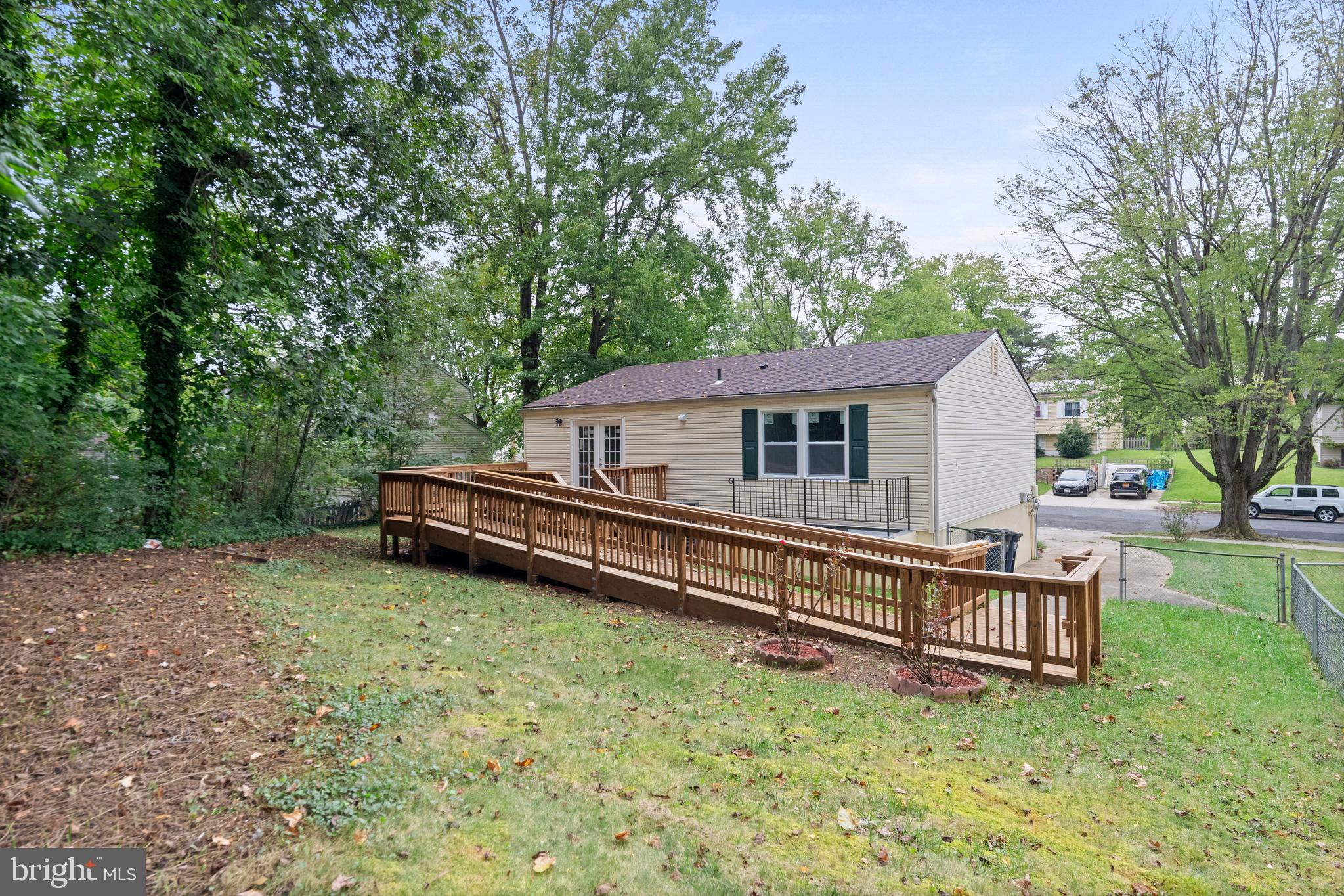 CLINTON WOODS - Residential