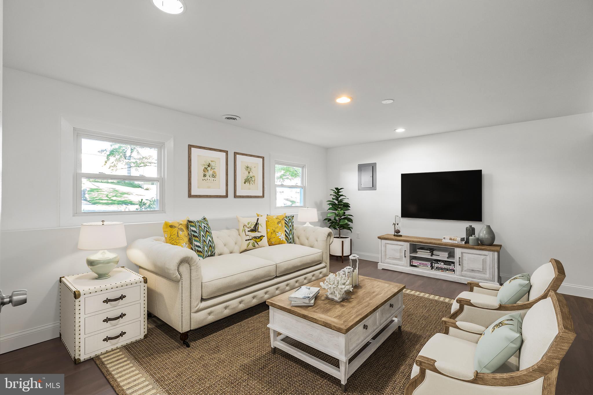 CLINTON WOODS - Residential