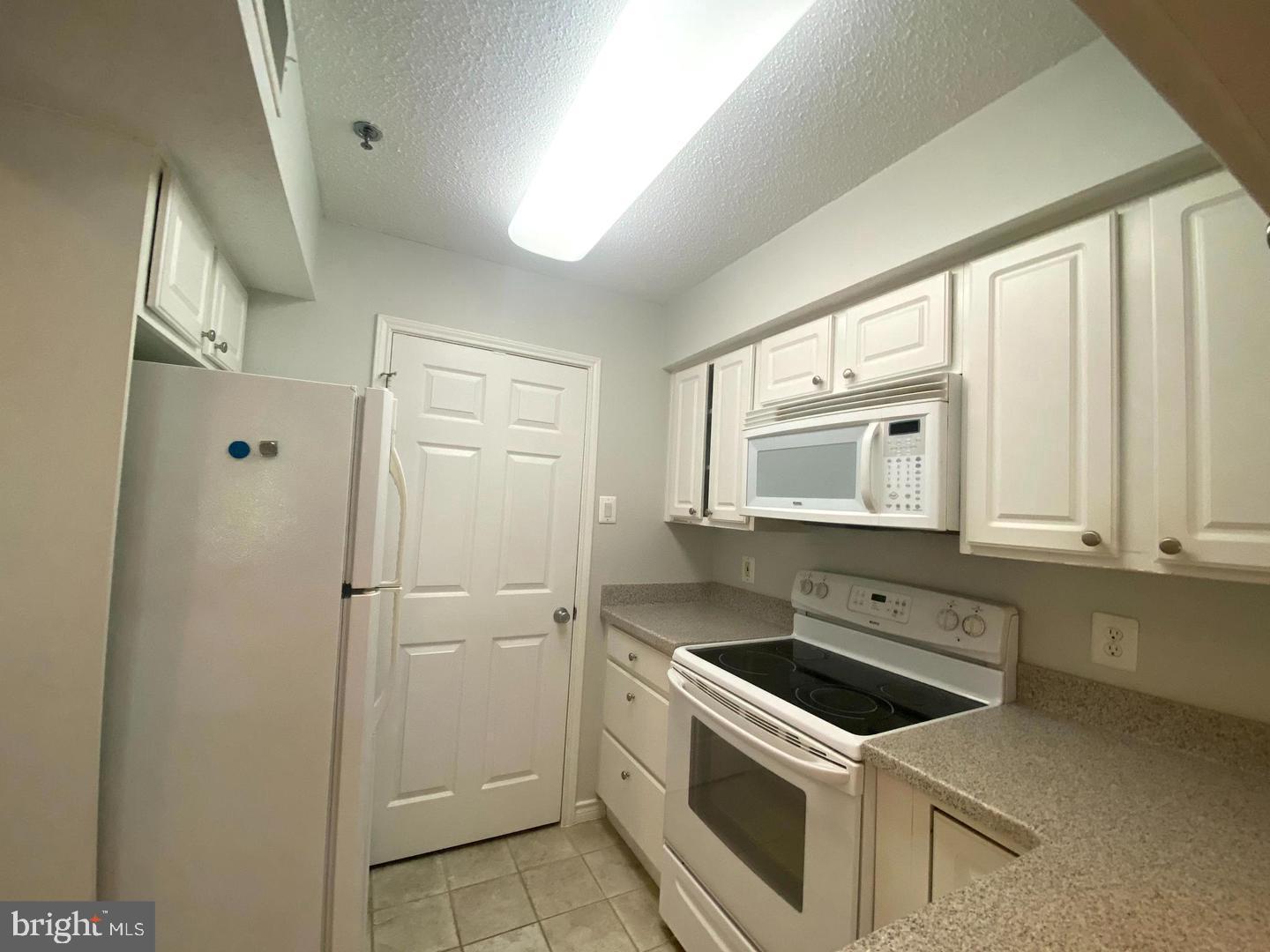 1524 LINCOLN WAY 407