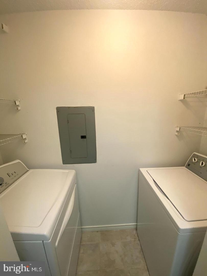 FOUNTAINS AT MCLEAN - Residential Lease