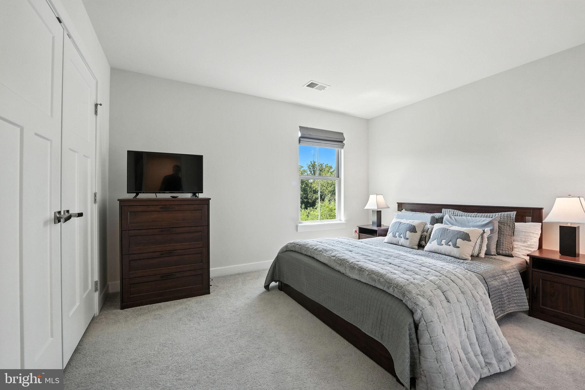 POTOMAC SHORES - Residential