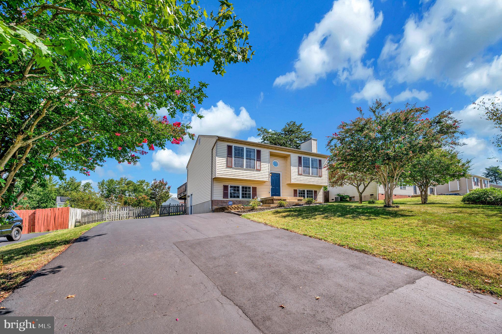 FALCON RIDGE - Residential