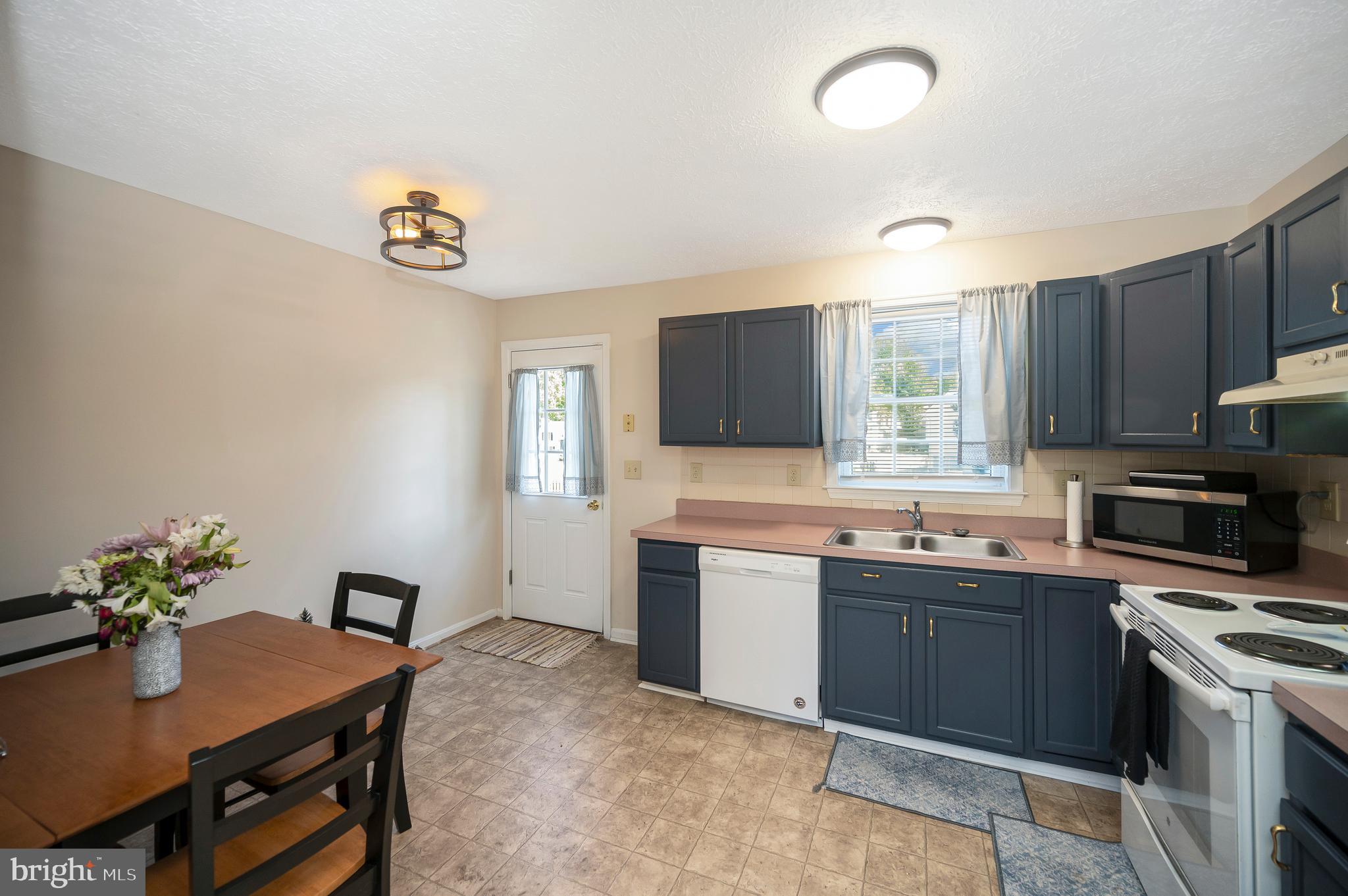 11514 WOODLAND VIEW DRIVE