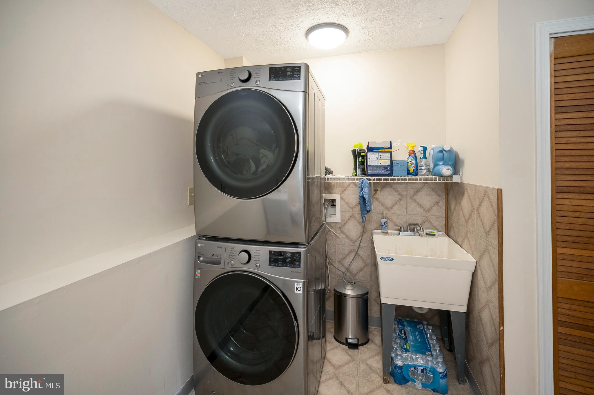 FALCON RIDGE - Residential