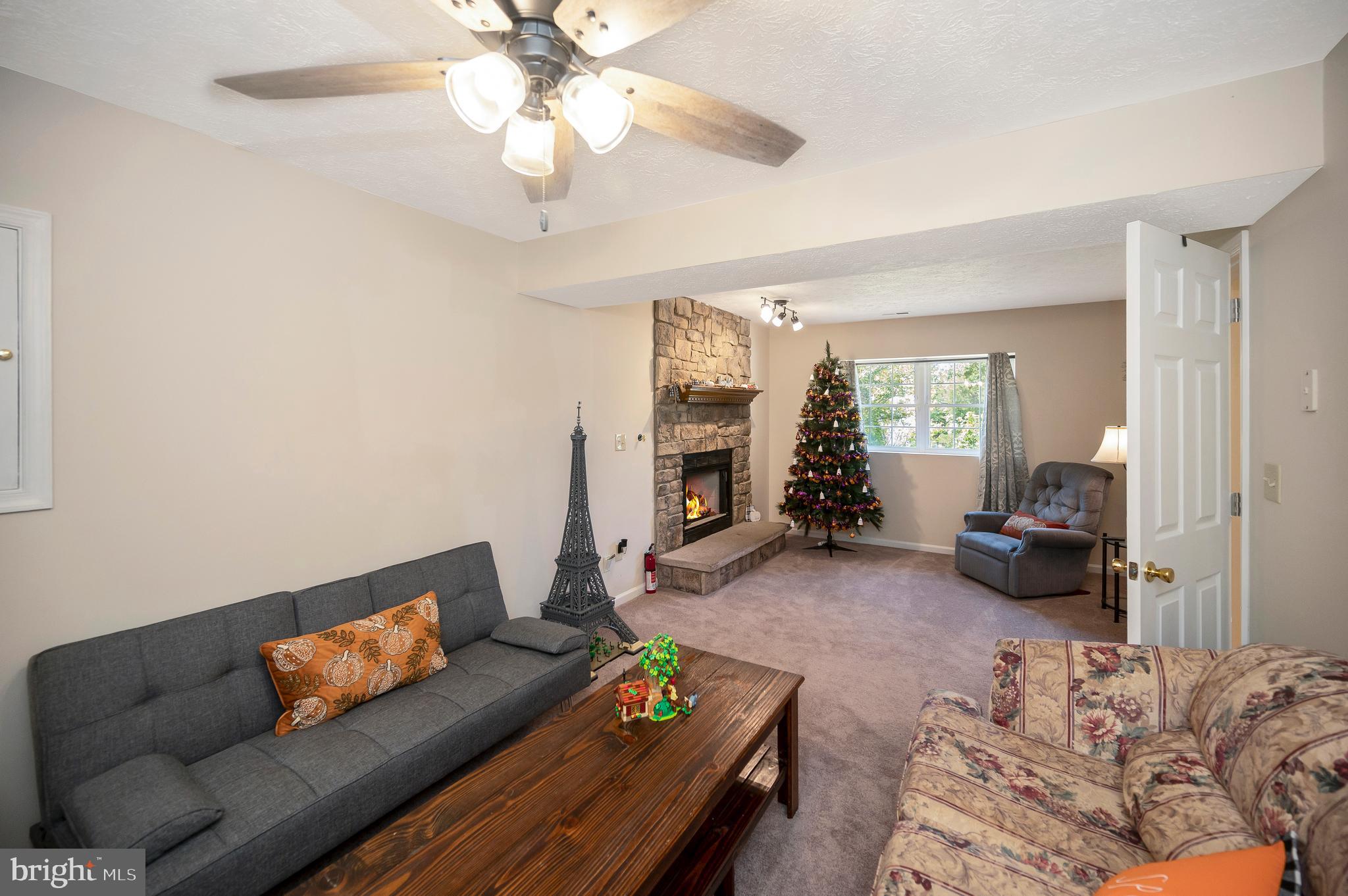 FALCON RIDGE - Residential