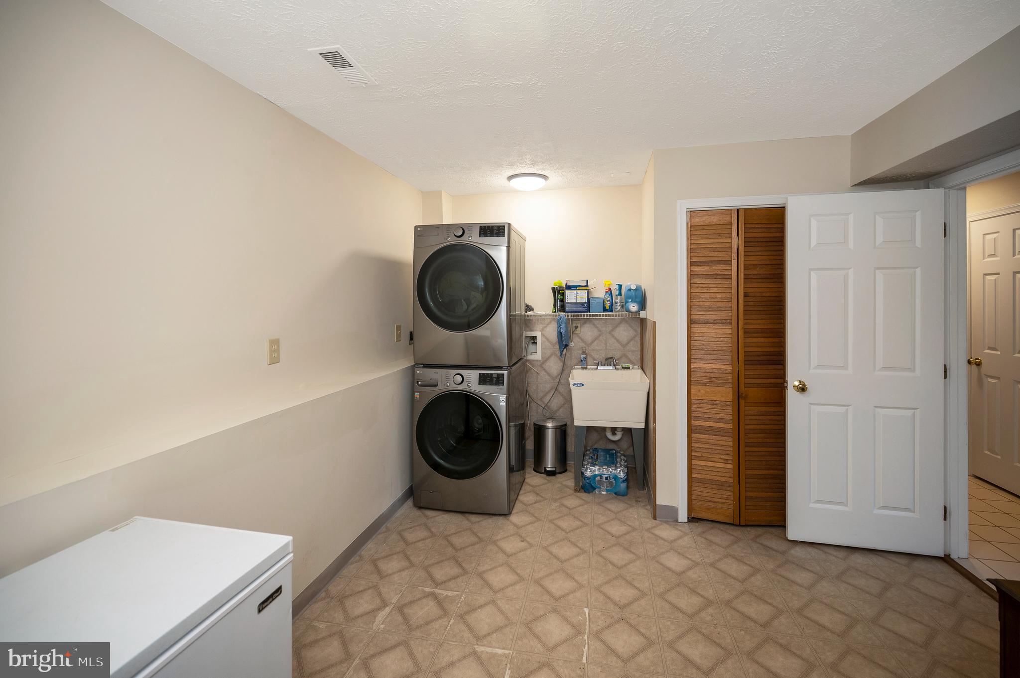 FALCON RIDGE - Residential