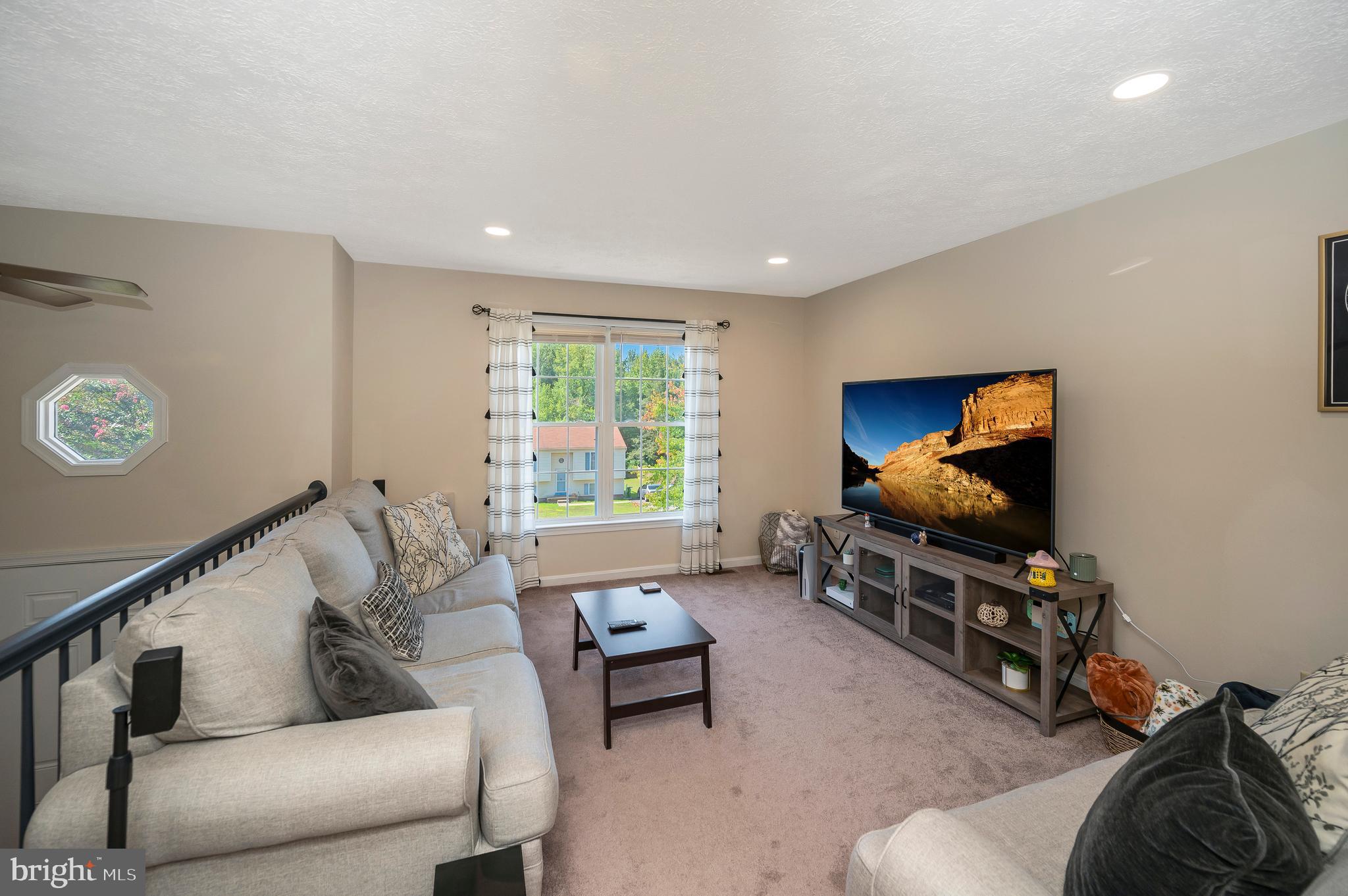 FALCON RIDGE - Residential