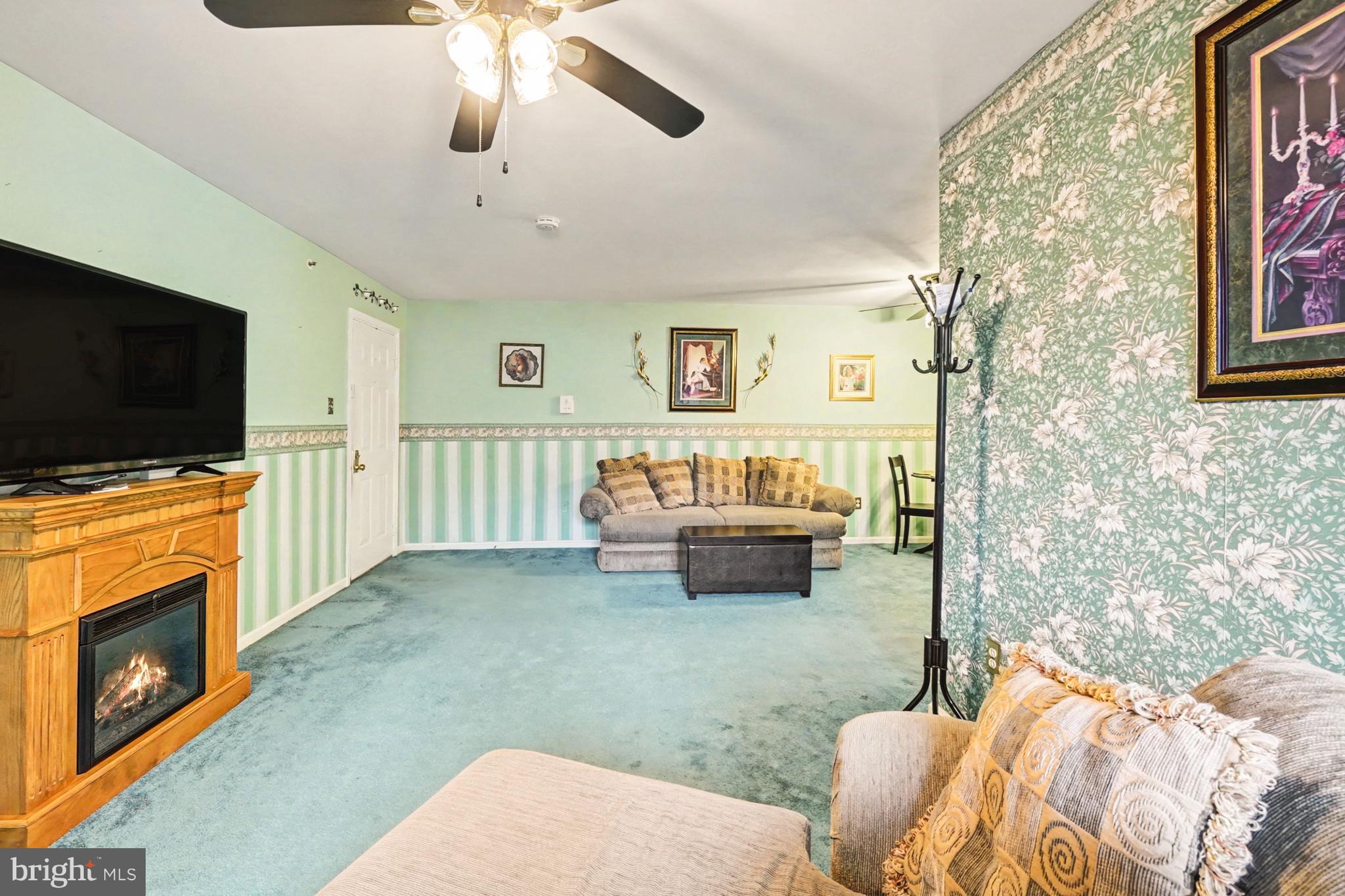 THE POINTE - Residential