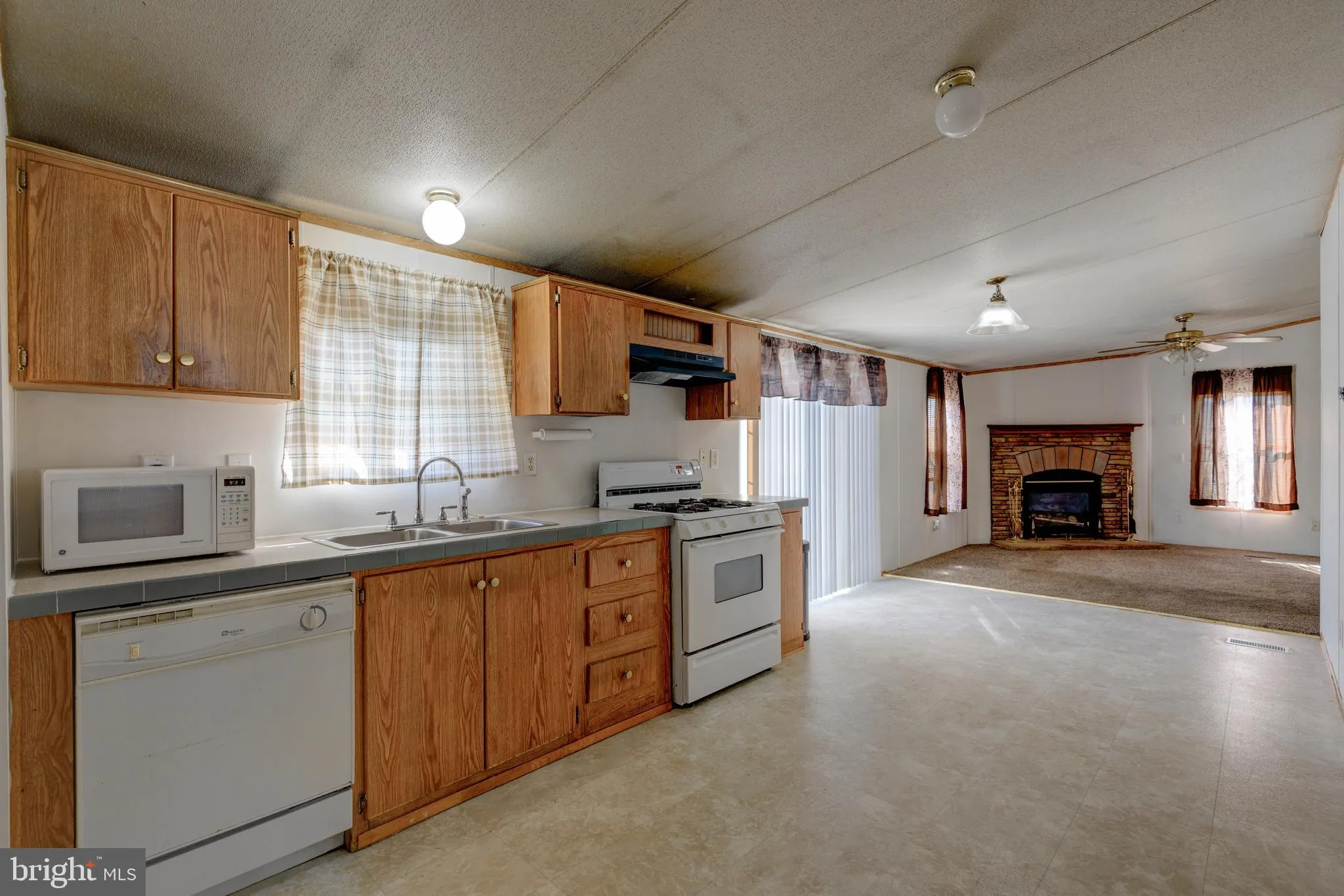 Cochranville, Pennsylvania 19330, United States, 3 Bedrooms Bedrooms, ,2 BathroomsBathrooms,Residential,Active,216066